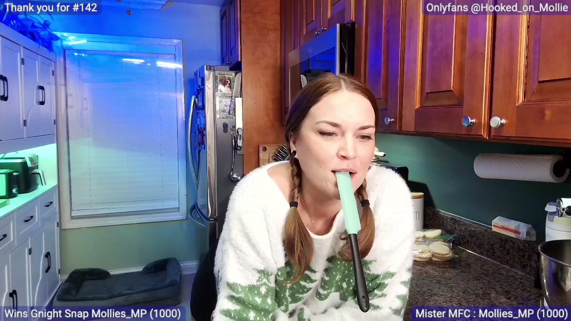 Gallery image thumbnail from MollieRose_'s myfreecams stream on, 12/24/2025, 01:43 image 5 of 20