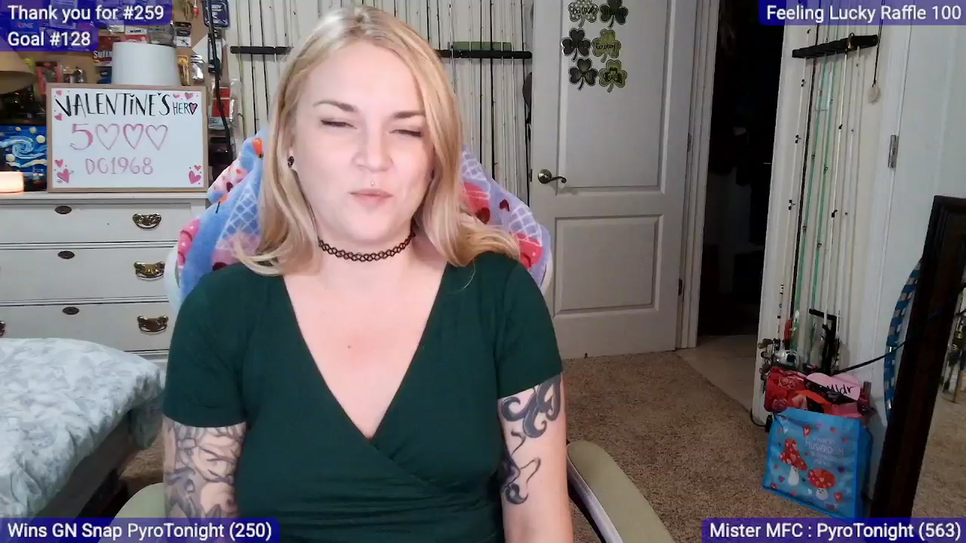 Gallery image thumbnail from MollieRose_'s myfreecams stream on, 02/18/2026, 04:00 image 16 of 20