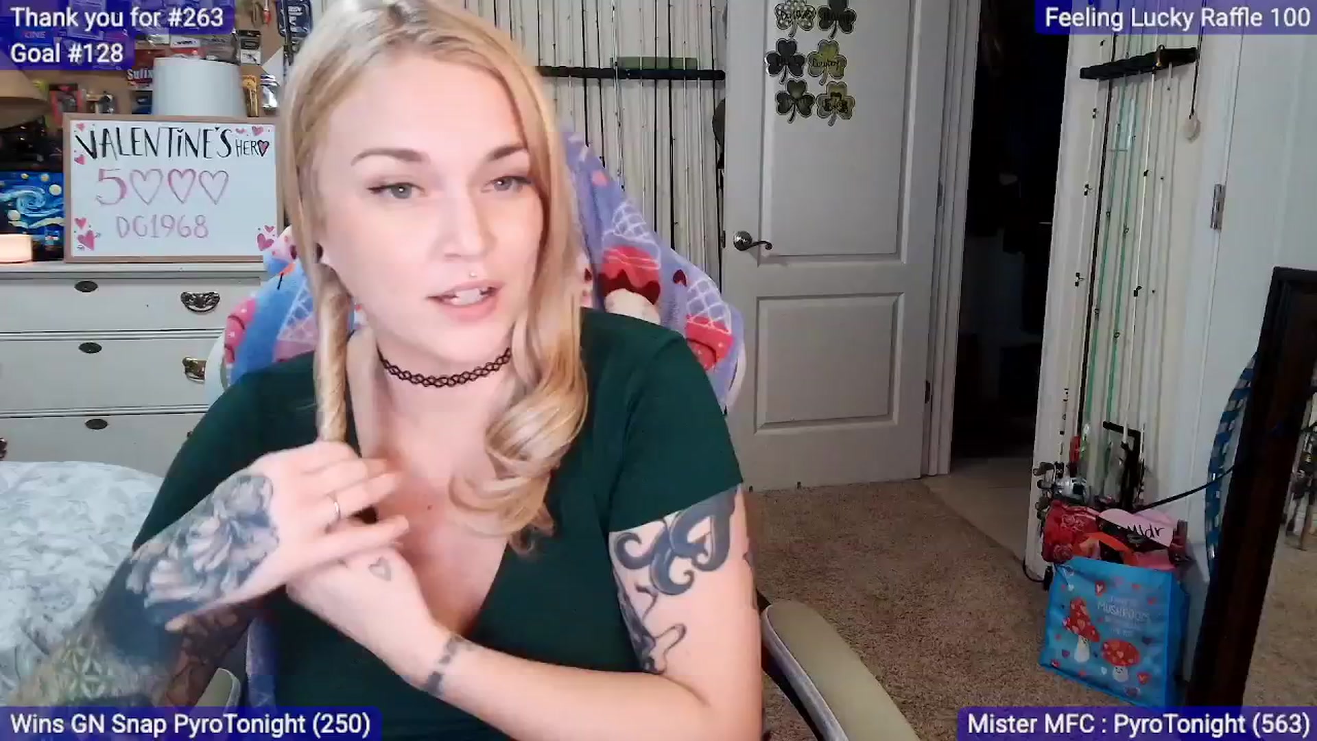 Gallery image thumbnail from MollieRose_'s myfreecams stream on, 02/18/2026, 04:00 image 15 of 20