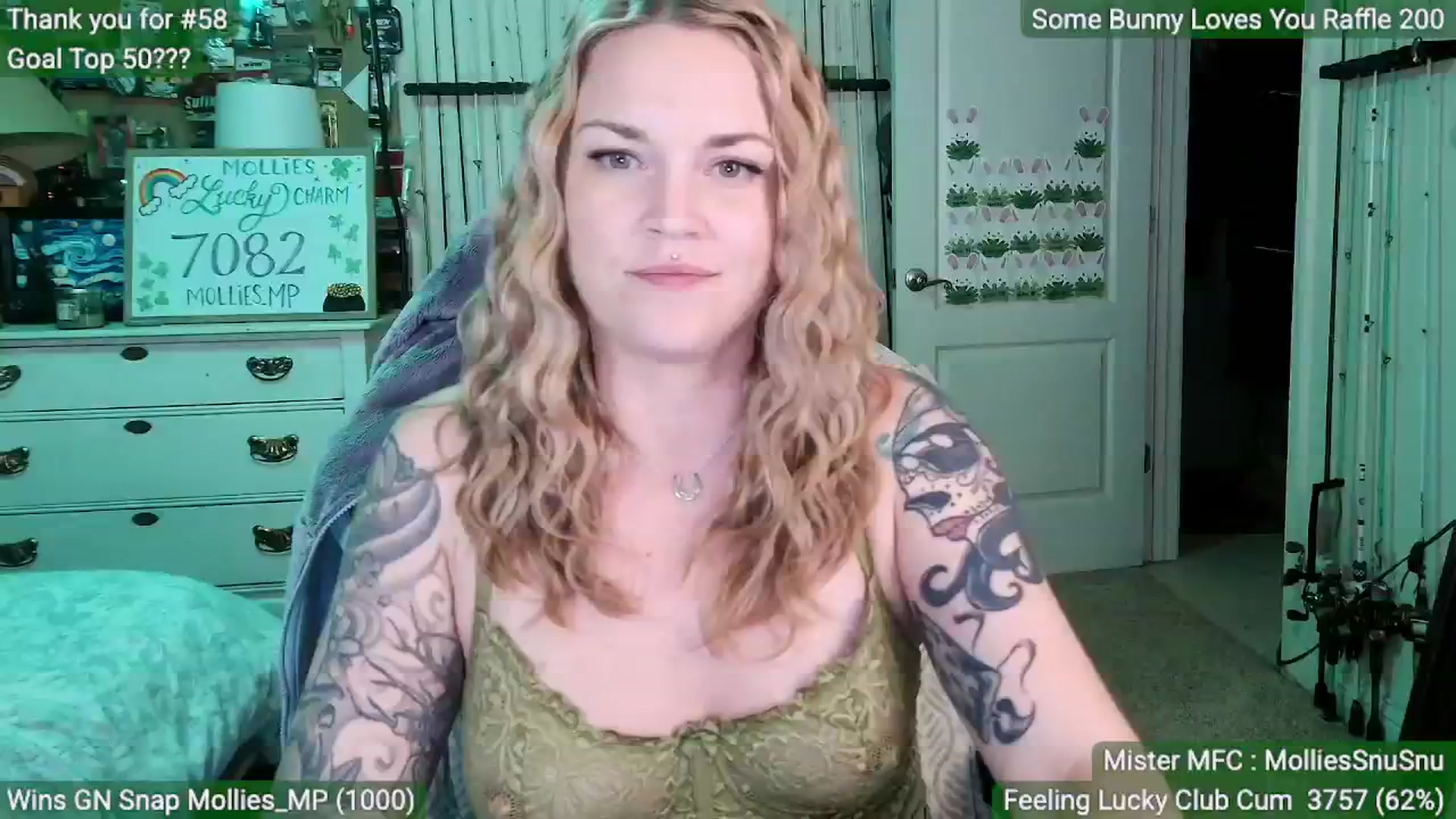 Gallery image thumbnail from MollieRose_'s myfreecams stream on, 03/18/2026, 04:01 image 17 of 20