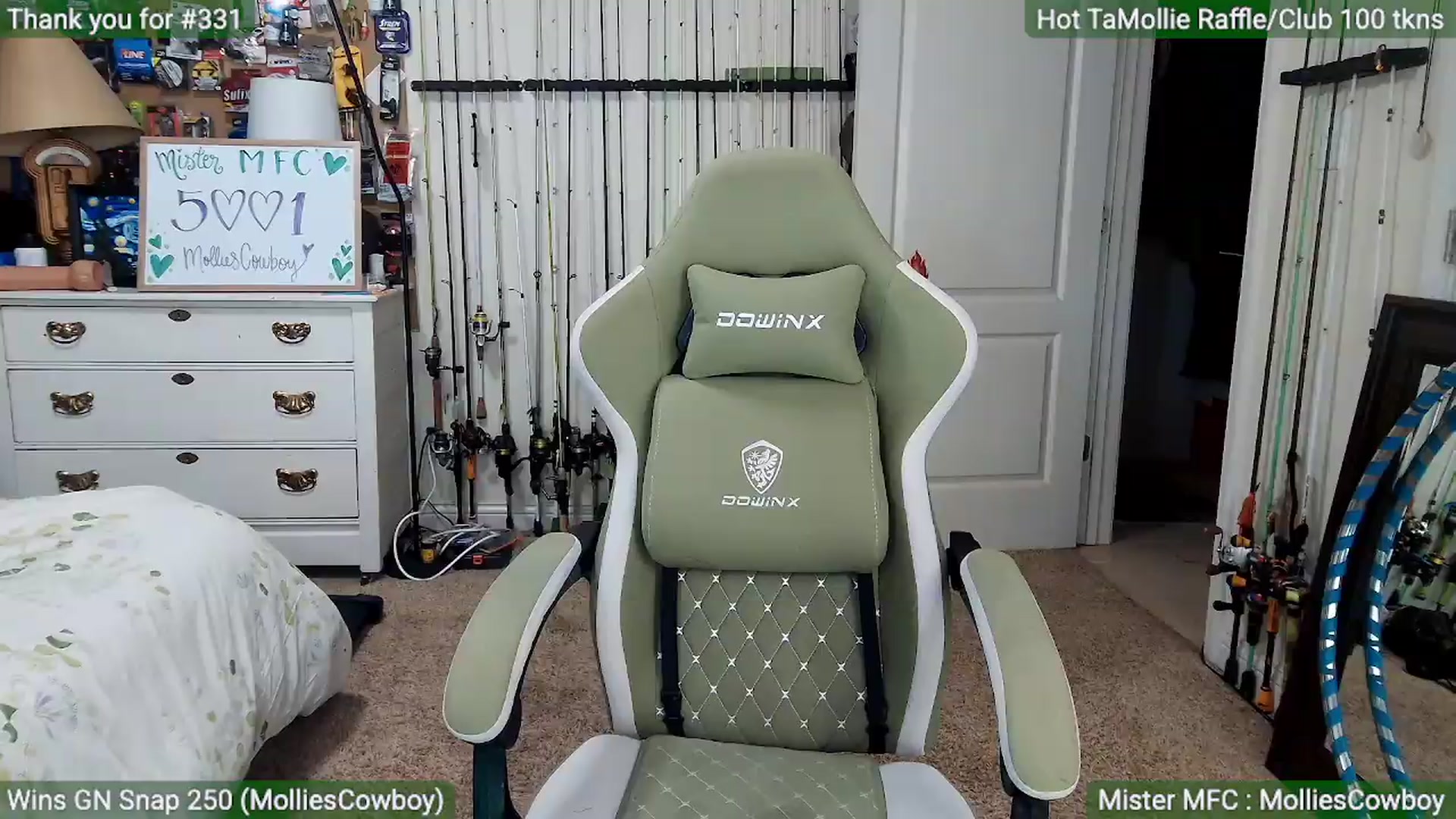 Gallery image thumbnail from MollieRose_'s myfreecams stream on, 05/26/2026, 24:51 image 18 of 20