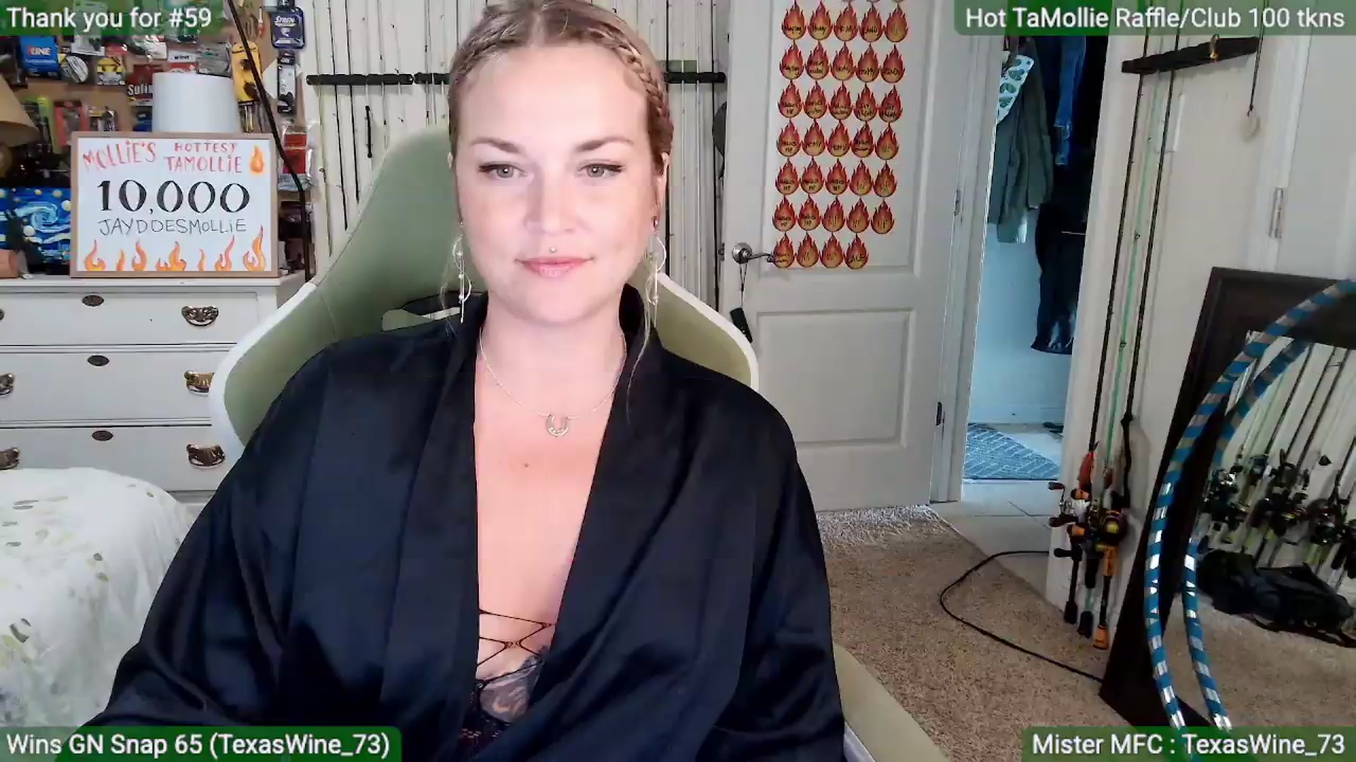 Gallery image thumbnail from MollieRose_'s myfreecams stream on, 06/04/2026, 03:01 image 1 of 20
