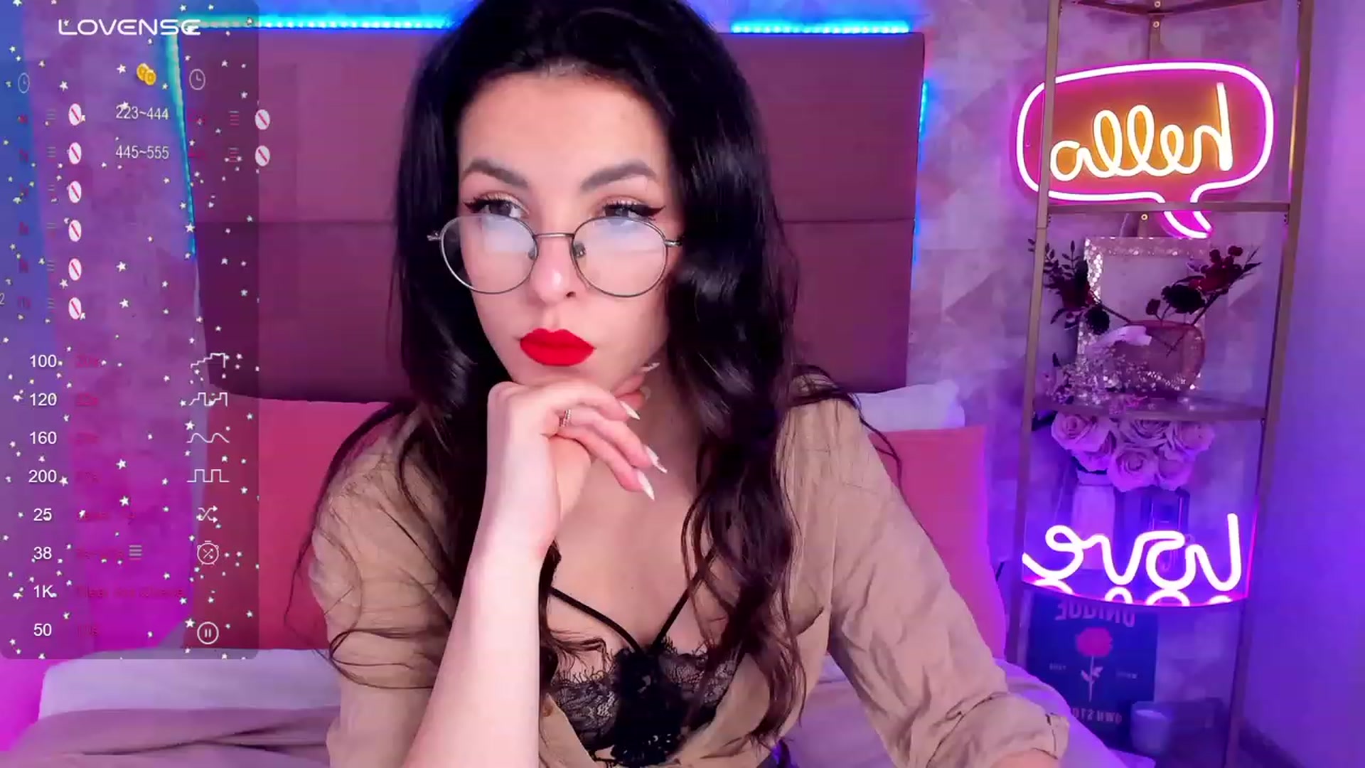 Gallery image thumbnail from MollyClark's myfreecams stream on, 12/31/2023, 15:05 image 1 of 20