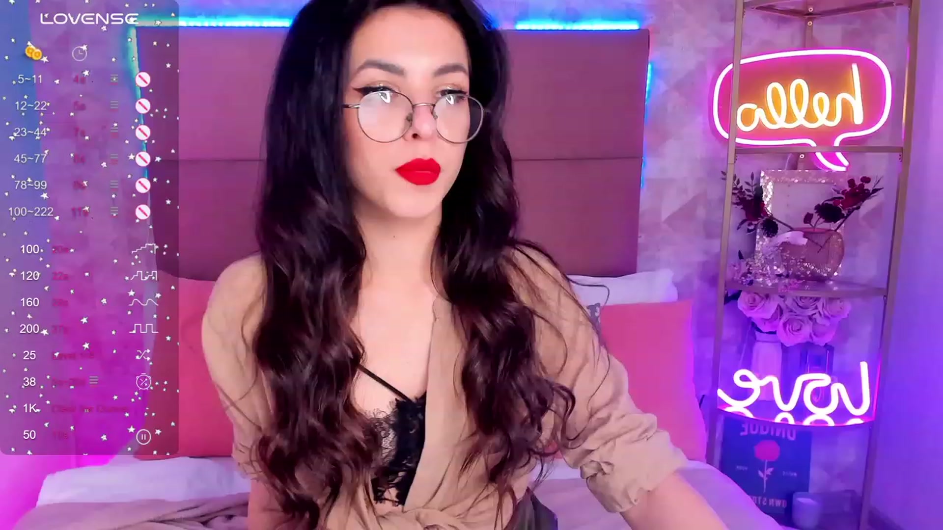 Gallery image thumbnail from MollyClark's myfreecams stream on, 12/31/2023, 15:05 image 12 of 20
