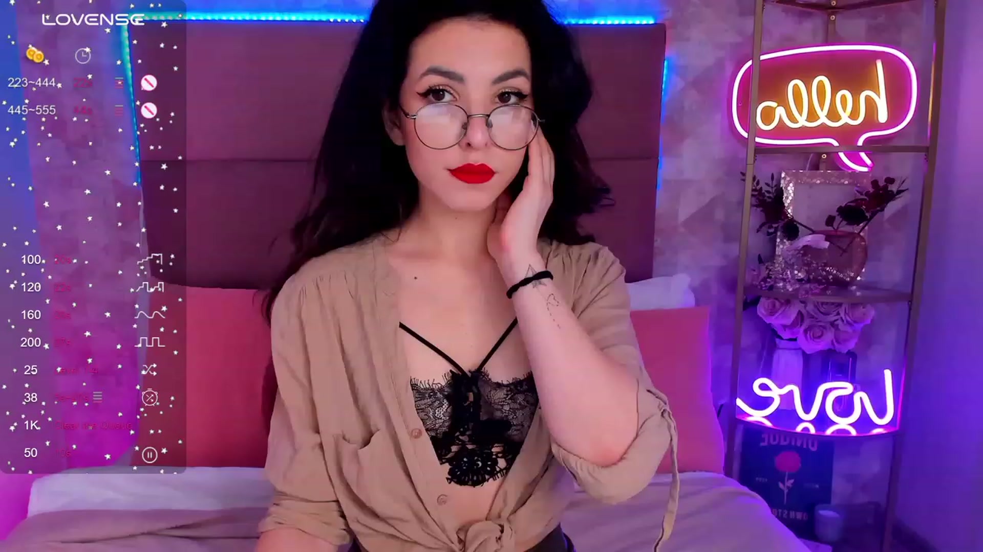 Gallery image thumbnail from MollyClark's myfreecams stream on, 12/31/2023, 15:05 image 2 of 20