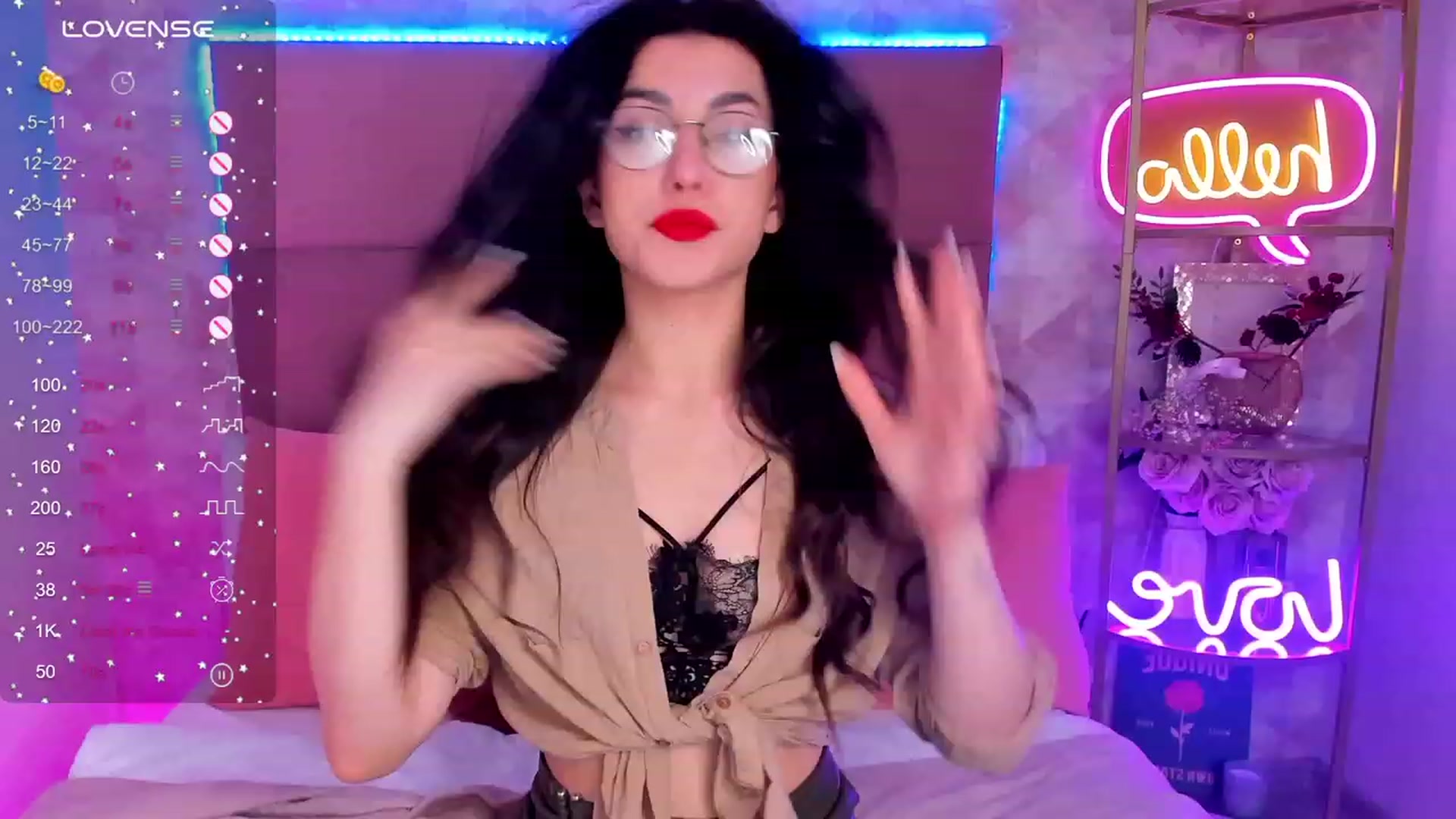 Gallery image thumbnail from MollyClark's myfreecams stream on, 12/31/2023, 15:05 image 17 of 20
