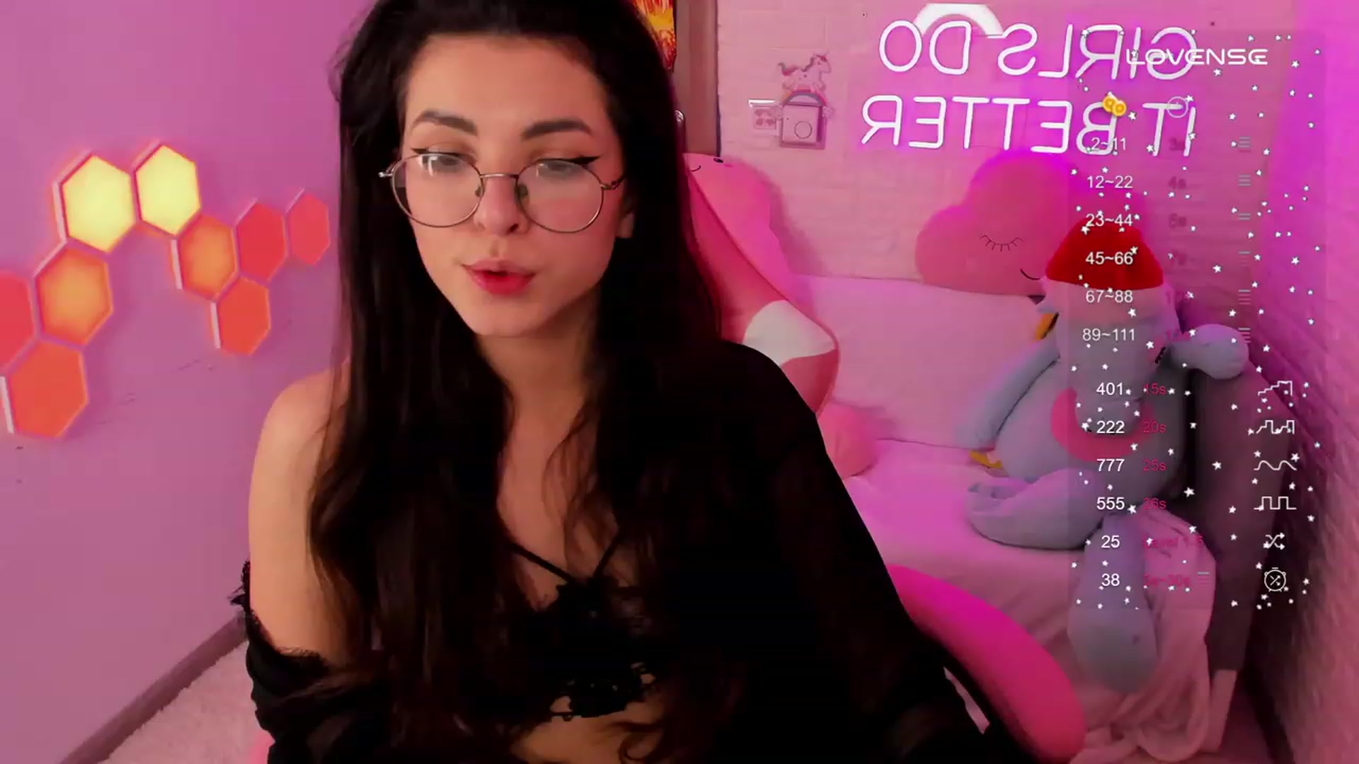Gallery image thumbnail from MollyClark's myfreecams stream on, 01/06/2024, 14:53 image 16 of 20
