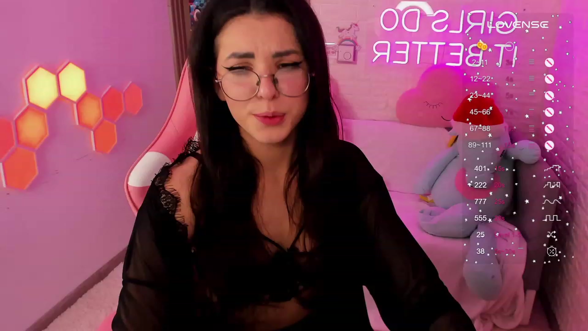 Gallery image thumbnail from MollyClark's myfreecams stream on, 01/06/2024, 14:53 image 5 of 20