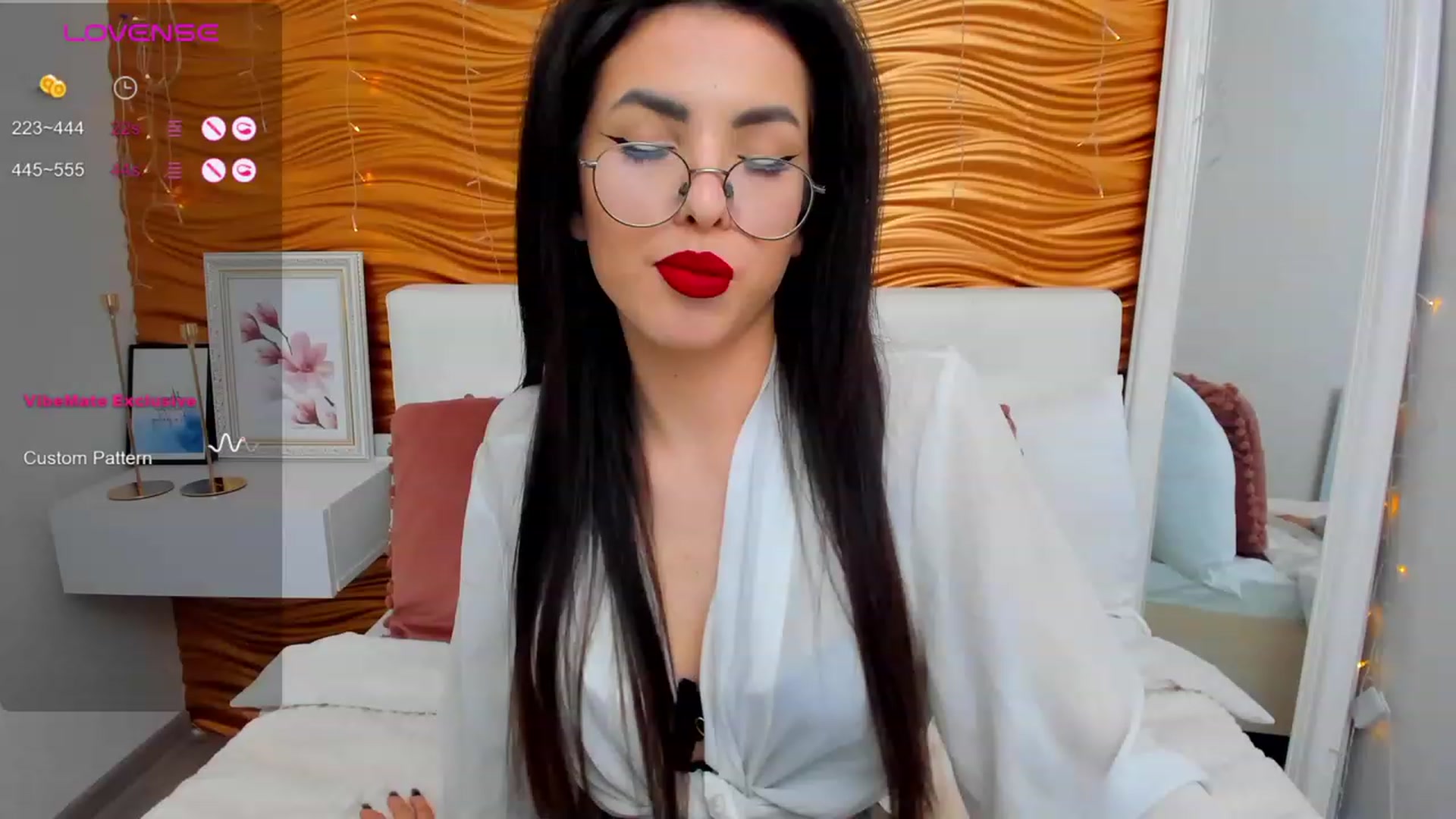 Gallery image thumbnail from MollyClark's myfreecams stream on, 02/05/2024, 13:51 image 1 of 20