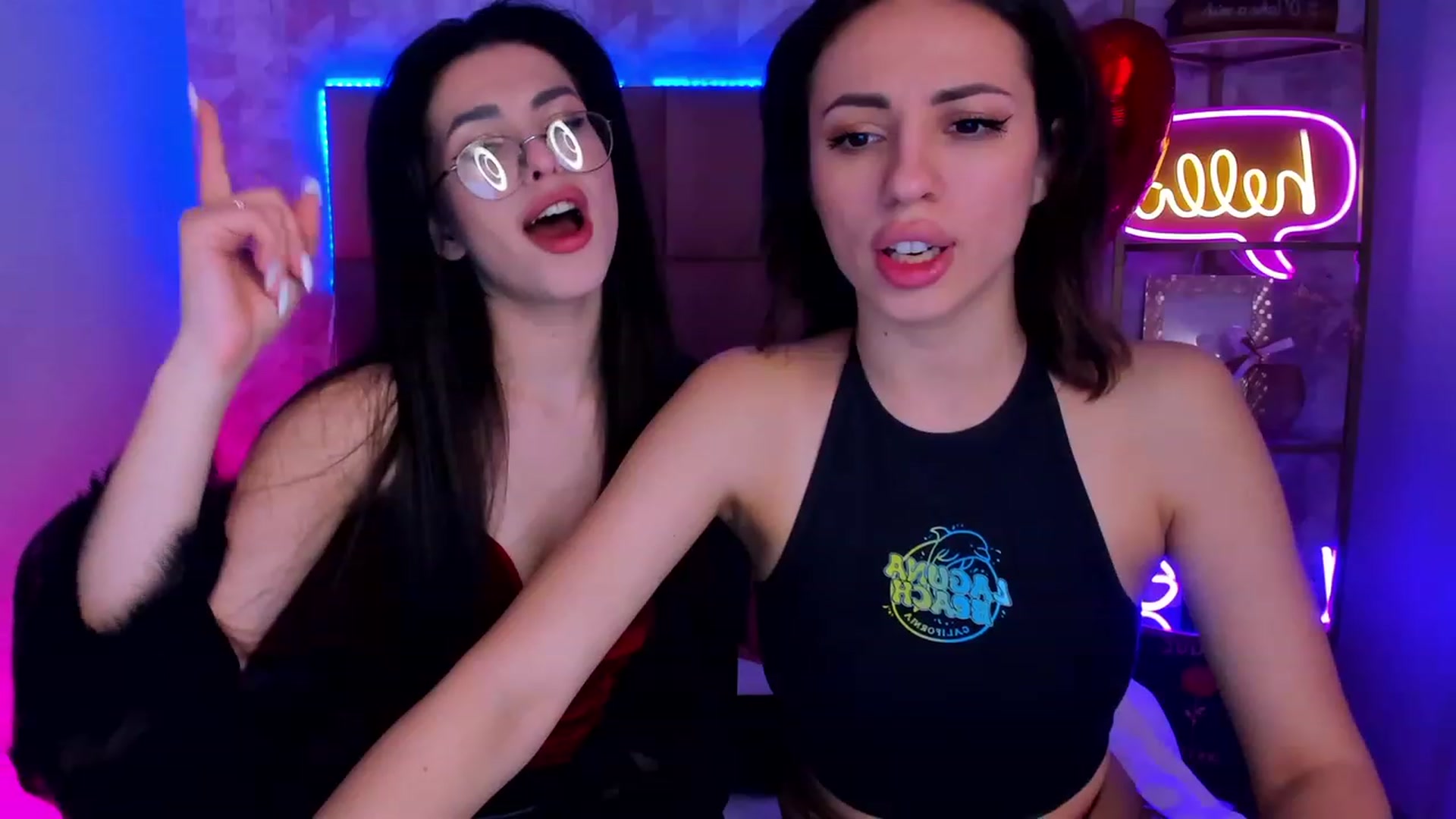 Gallery image thumbnail from MollyClark's myfreecams stream on, 02/16/2024, 18:52 image 2 of 20