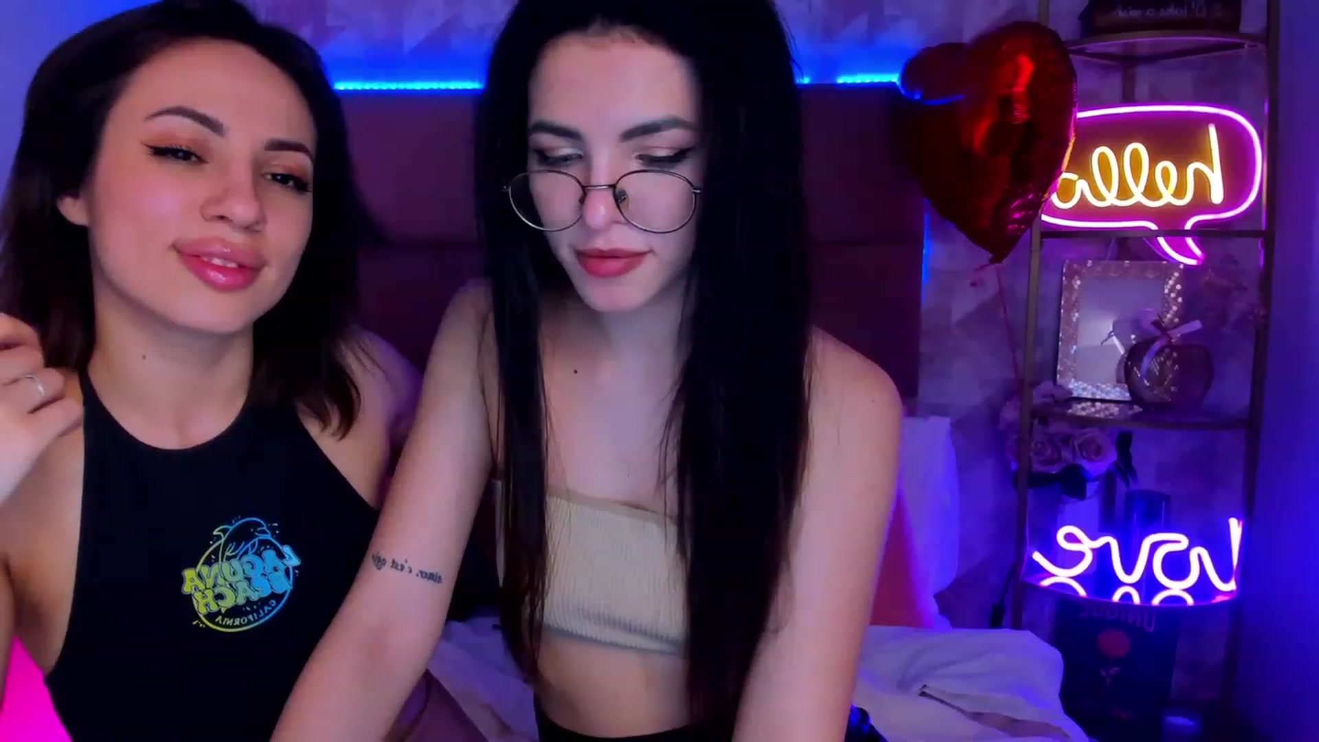 Gallery image thumbnail from MollyClark's myfreecams stream on, 02/16/2024, 18:52 image 18 of 20