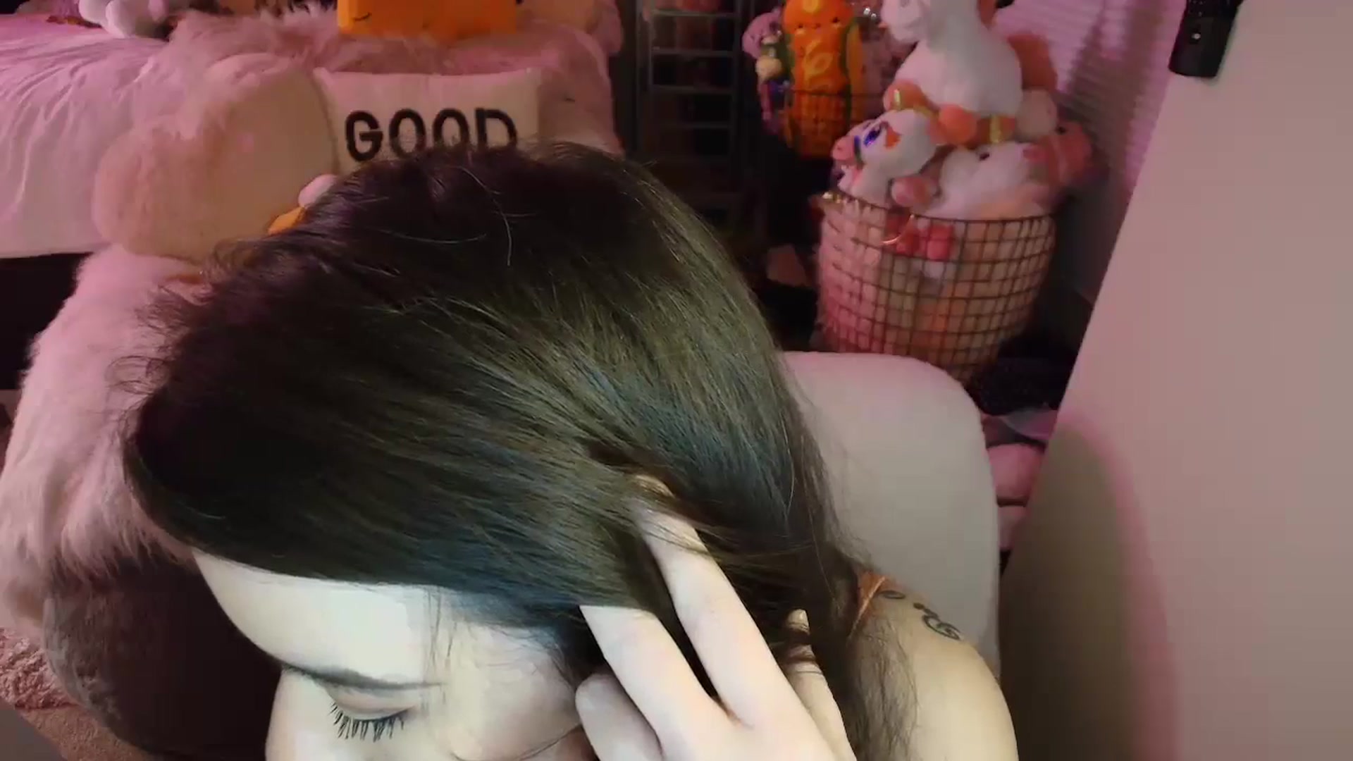 Gallery image thumbnail from MollyConnoly1's myfreecams stream on, 05/09/2024, 09:04 image 14 of 20