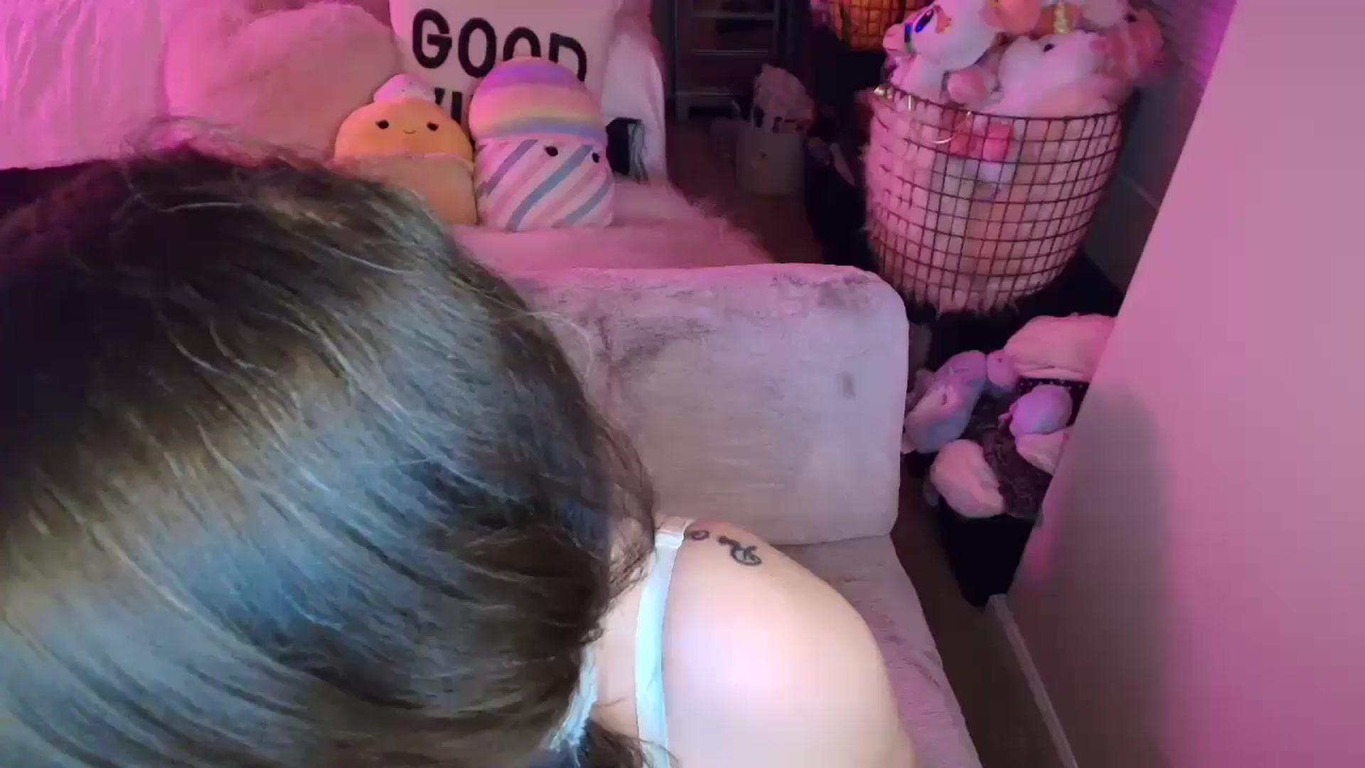 Gallery image thumbnail from MollyConnoly1's myfreecams stream on, 05/18/2024, 07:53 image 17 of 20
