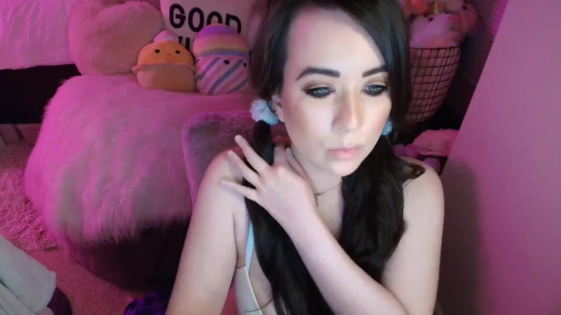 Gallery image thumbnail from MollyConnoly1's myfreecams stream on, 05/18/2024, 08:09 image 12 of 20