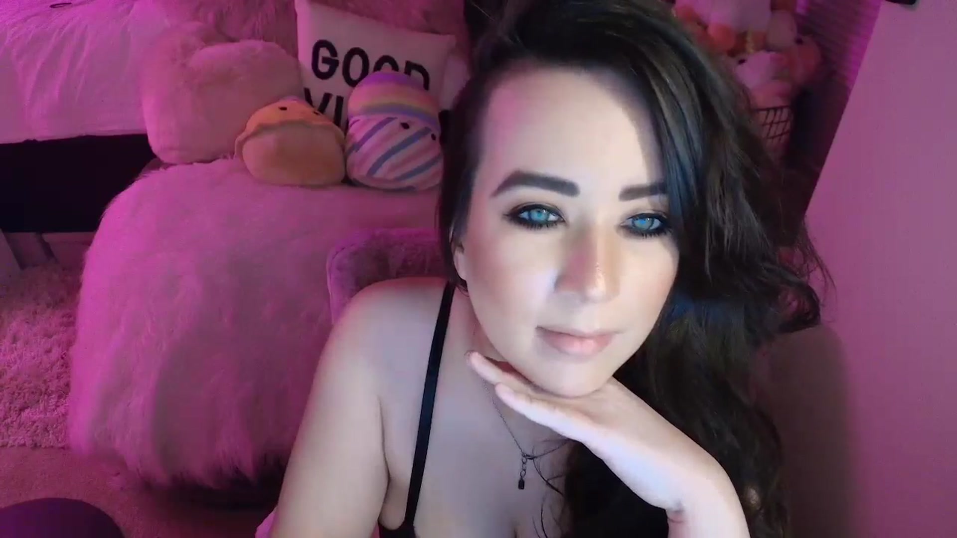 Gallery image thumbnail from MollyConnoly1's myfreecams stream on, 05/22/2024, 07:10 image 10 of 20