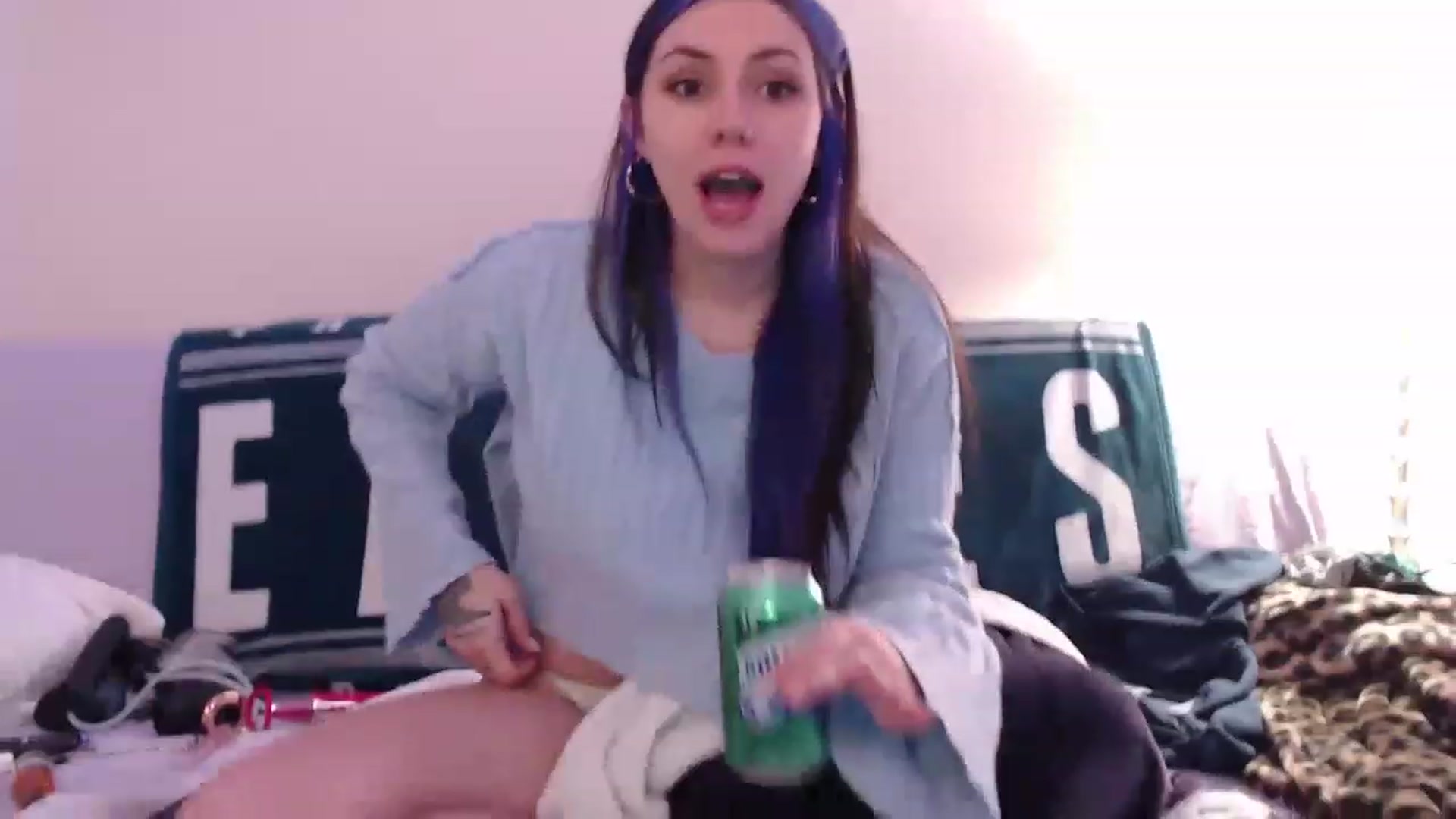 Gallery image thumbnail from MollyMaeve's myfreecams stream on, 01/29/2023, 06:11 image 8 of 20