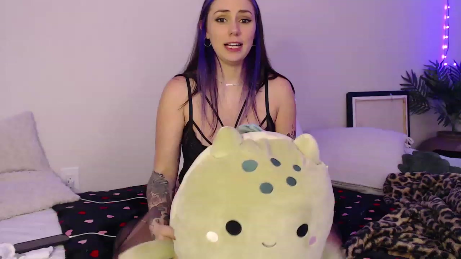 Gallery image thumbnail from MollyMaeve's myfreecams stream on, 02/05/2023, 03:18 image 3 of 20