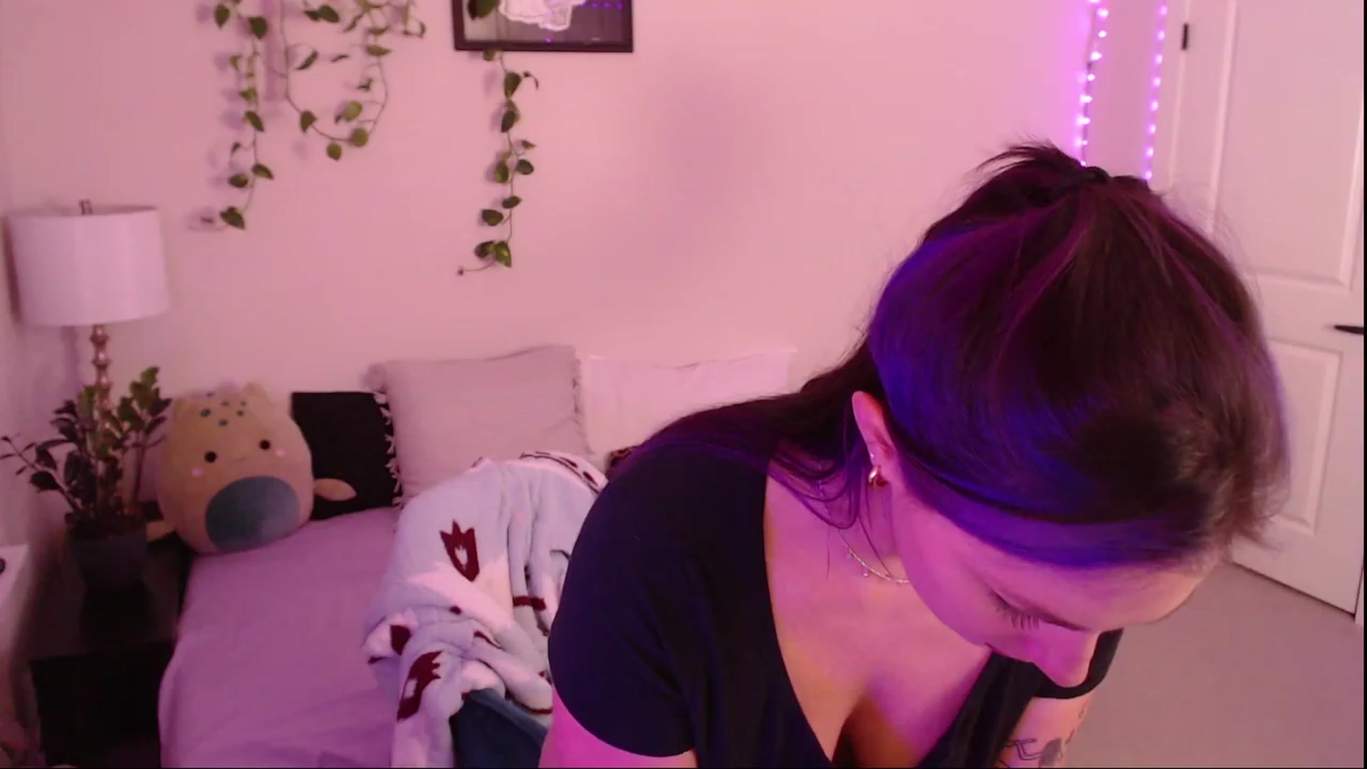 Gallery image thumbnail from MollyMaeve's myfreecams stream on, 02/25/2023, 06:01 image 14 of 20
