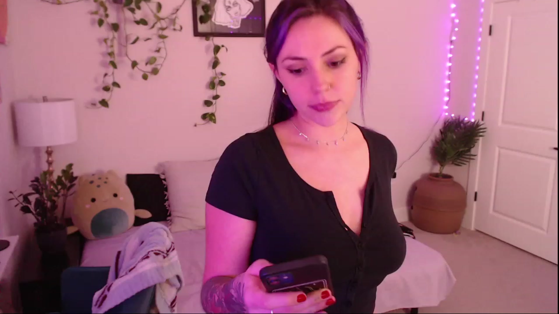 Gallery image thumbnail from MollyMaeve's myfreecams stream on, 02/25/2023, 06:01 image 8 of 20