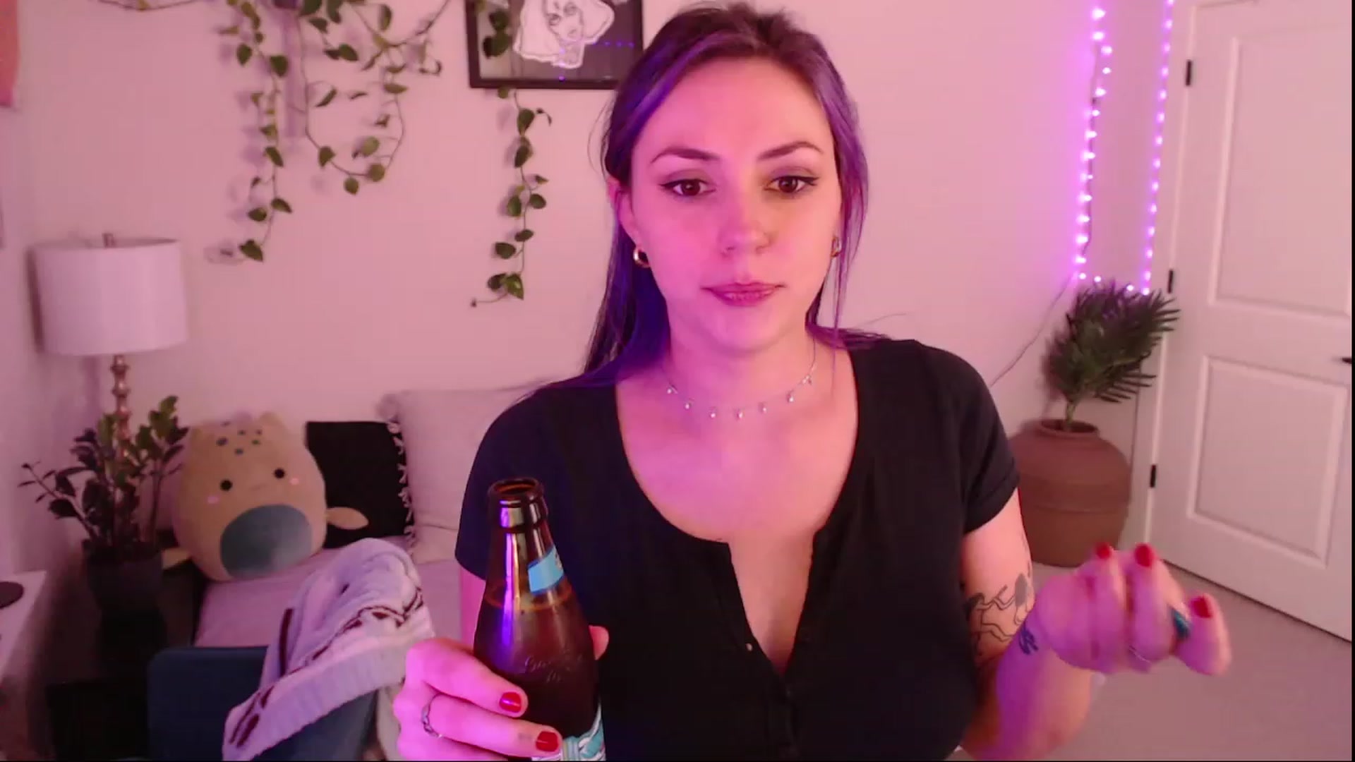 Gallery image thumbnail from MollyMaeve's myfreecams stream on, 02/25/2023, 06:01 image 5 of 20