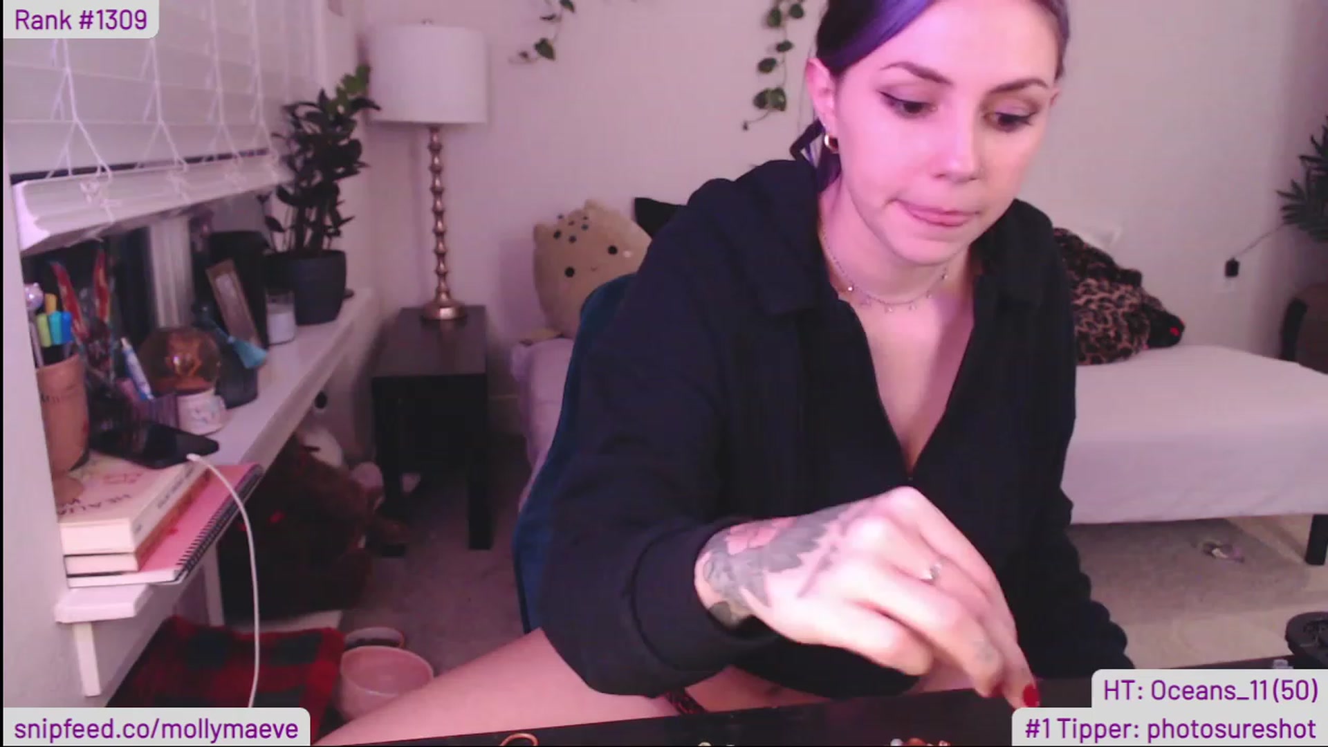 Gallery image thumbnail from MollyMaeve's myfreecams stream on, 03/02/2023, 03:10 image 1 of 20