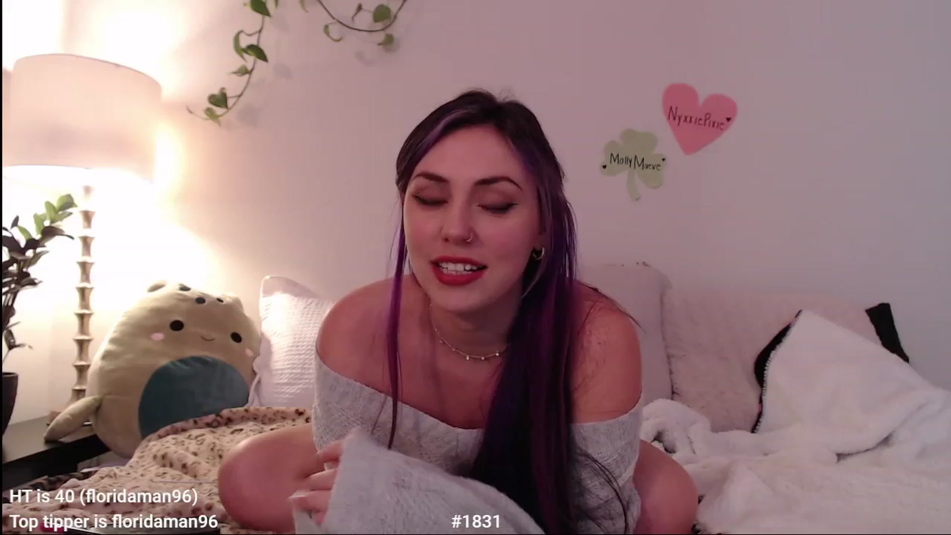 Gallery image thumbnail from MollyMaeve's myfreecams stream on, 03/09/2023, 02:15 image 8 of 20