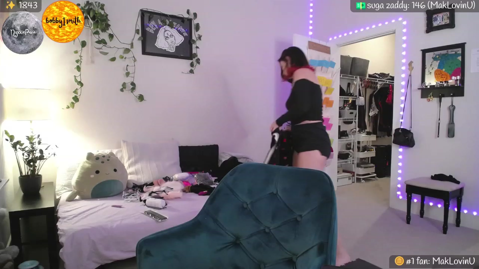 Gallery image thumbnail from MollyMaeve's myfreecams stream on, 04/01/2023, 04:24 image 9 of 20