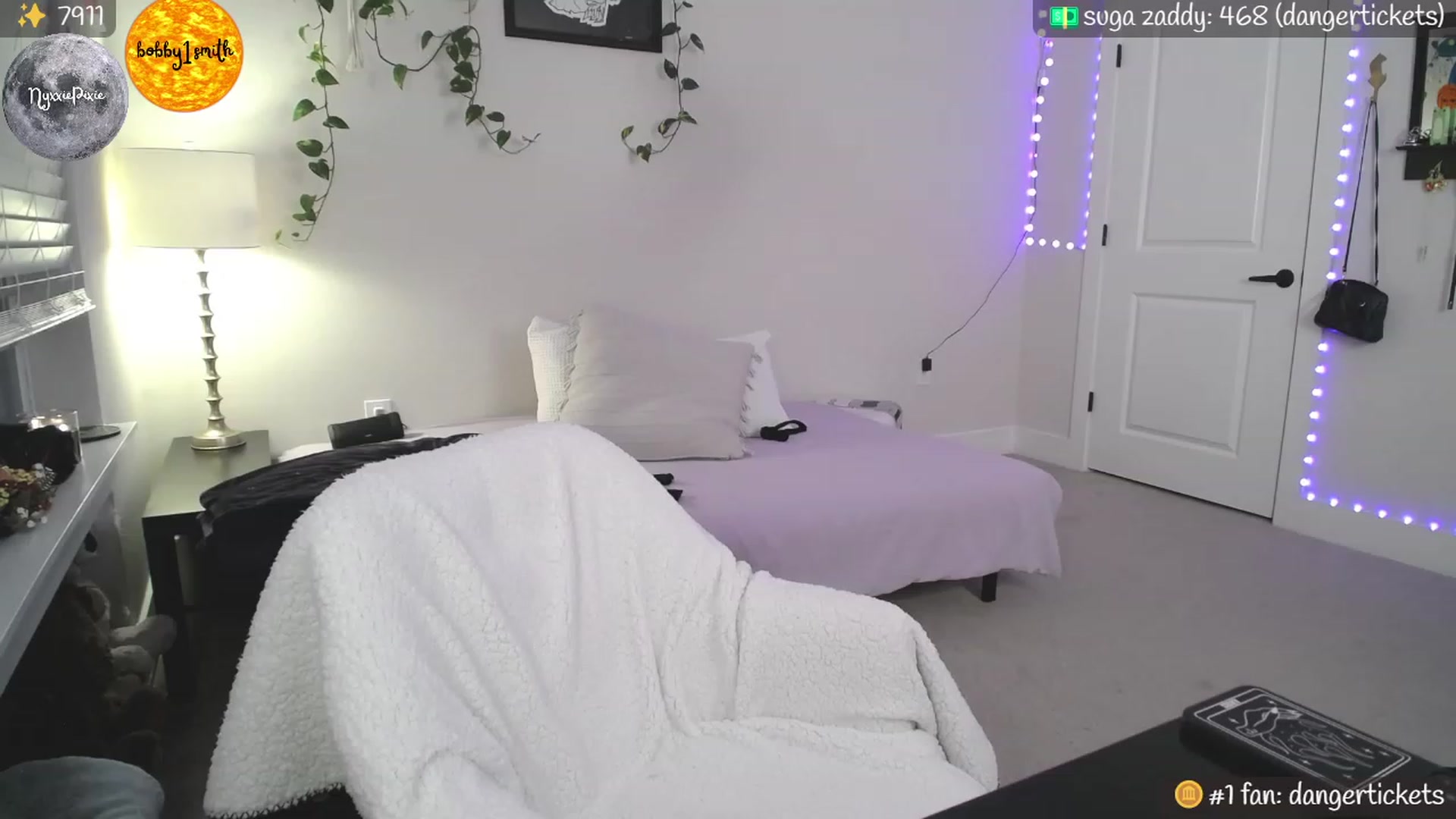 Gallery image thumbnail from MollyMaeve's myfreecams stream on, 05/14/2023, 04:44 image 4 of 20