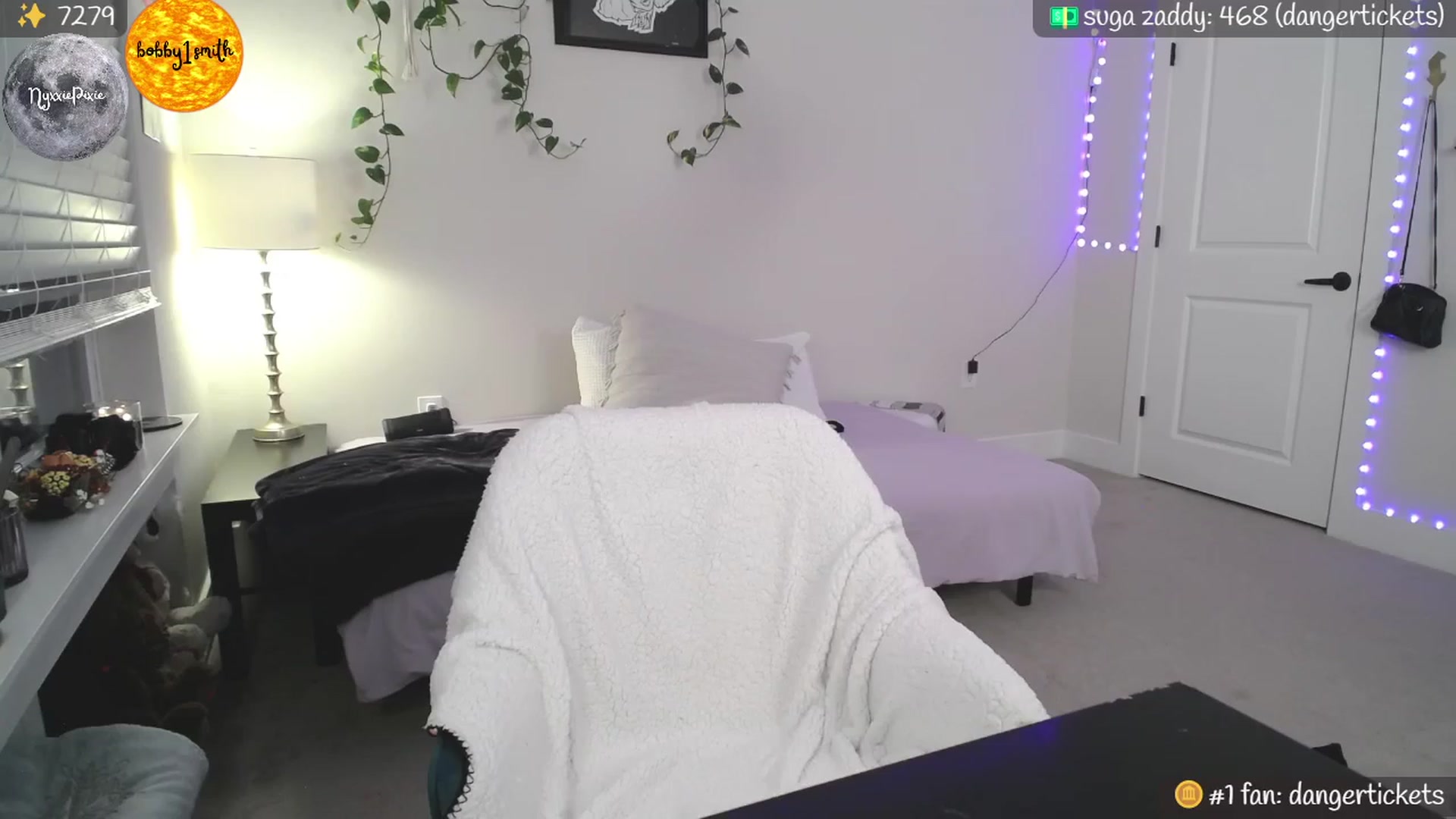 Gallery image thumbnail from MollyMaeve's myfreecams stream on, 05/14/2023, 04:44 image 14 of 20
