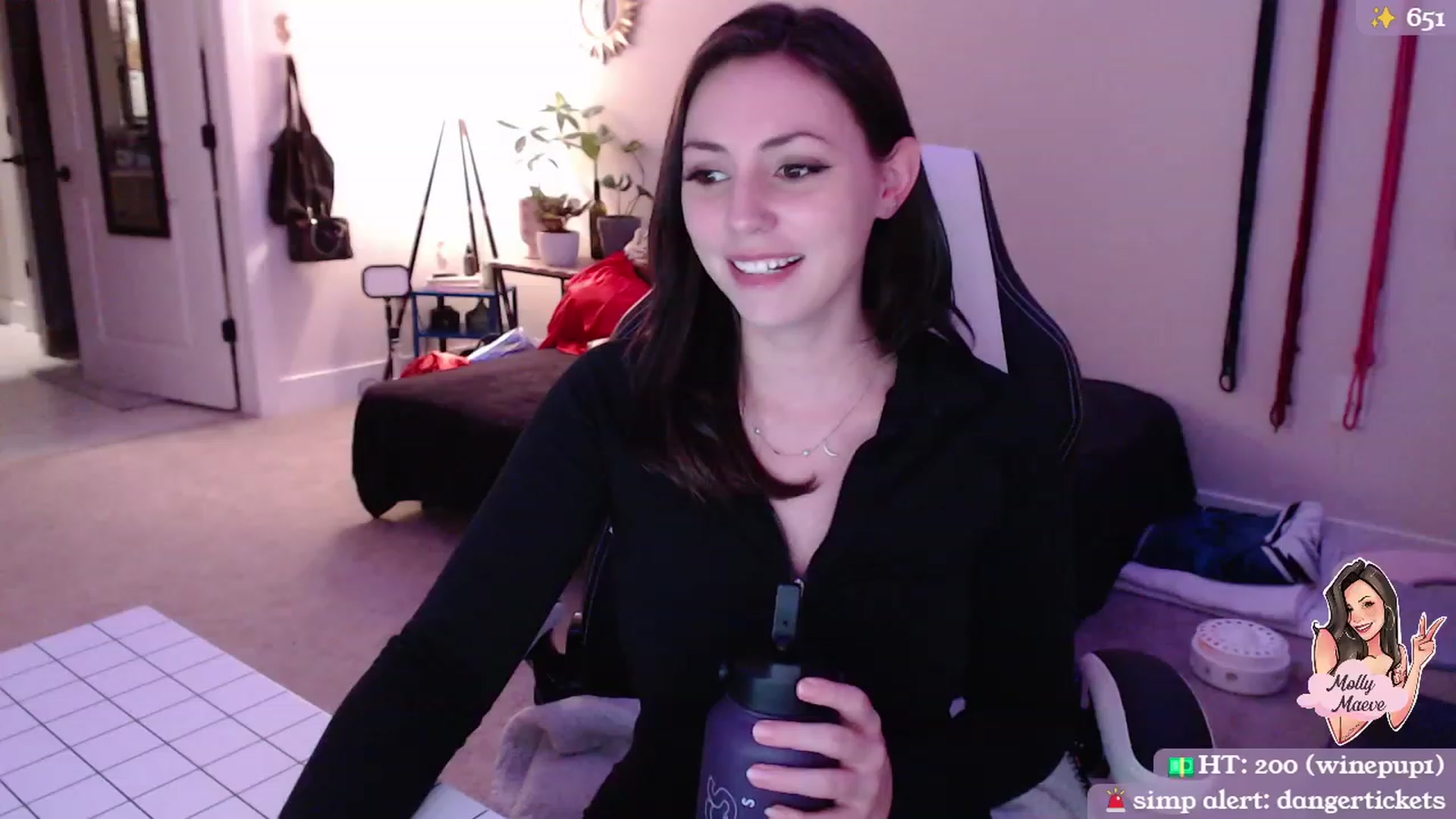 Gallery image thumbnail from MollyMaeve's myfreecams stream on, 03/12/2024, 02:02 image 18 of 20