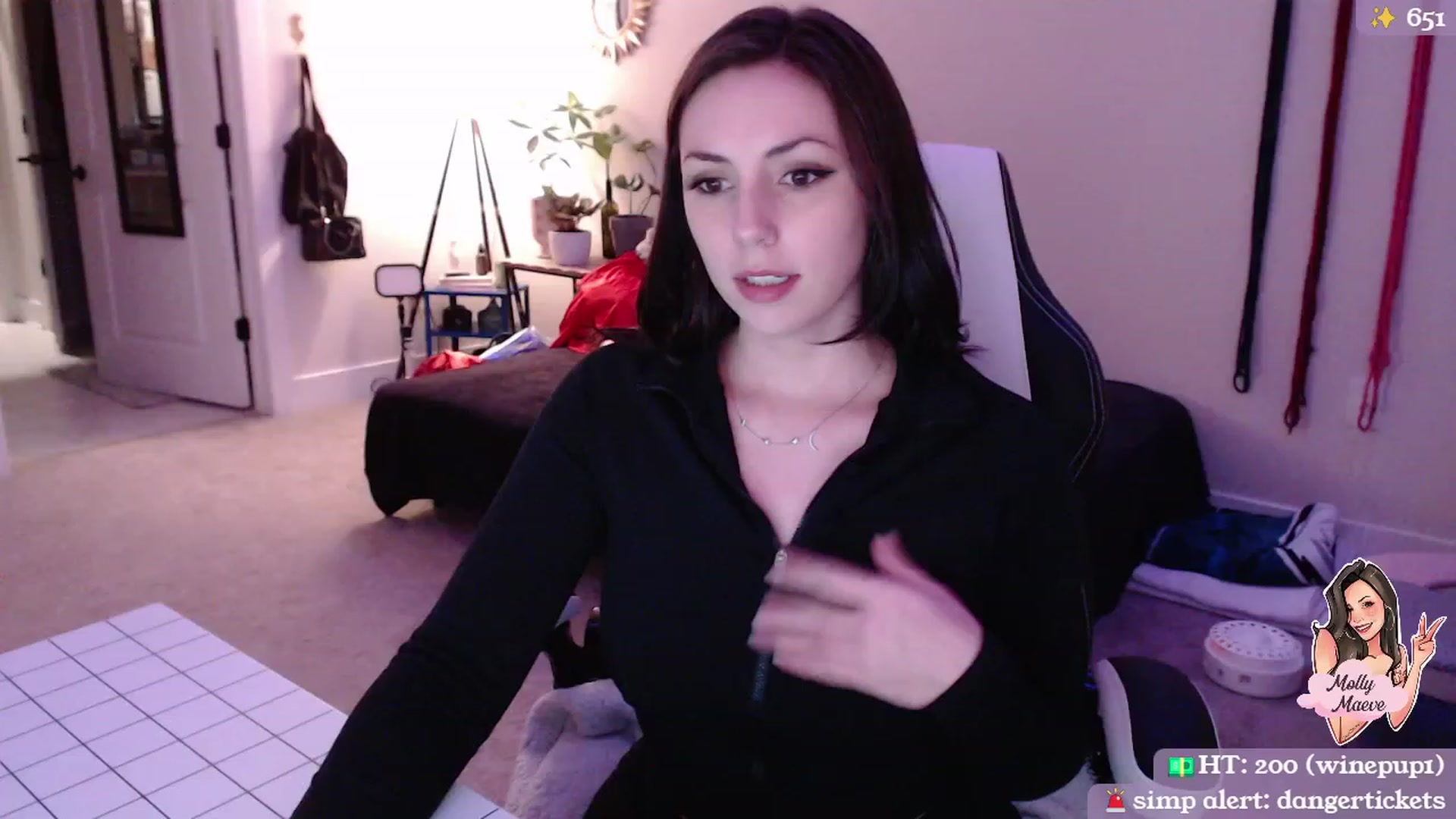 Gallery image thumbnail from MollyMaeve's myfreecams stream on, 03/12/2024, 02:02 image 14 of 20