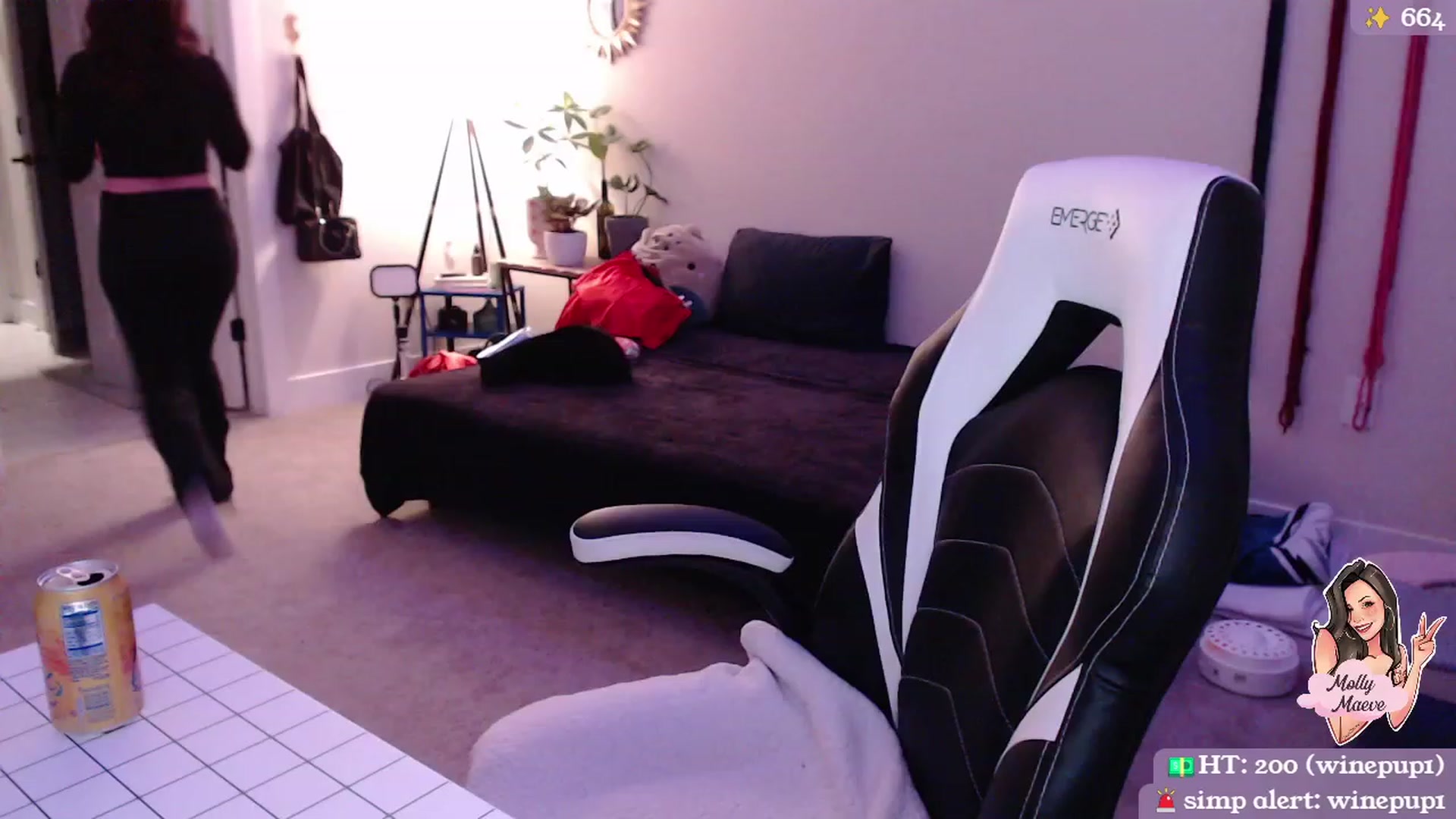 Gallery image thumbnail from MollyMaeve's myfreecams stream on, 03/12/2024, 02:02 image 10 of 20