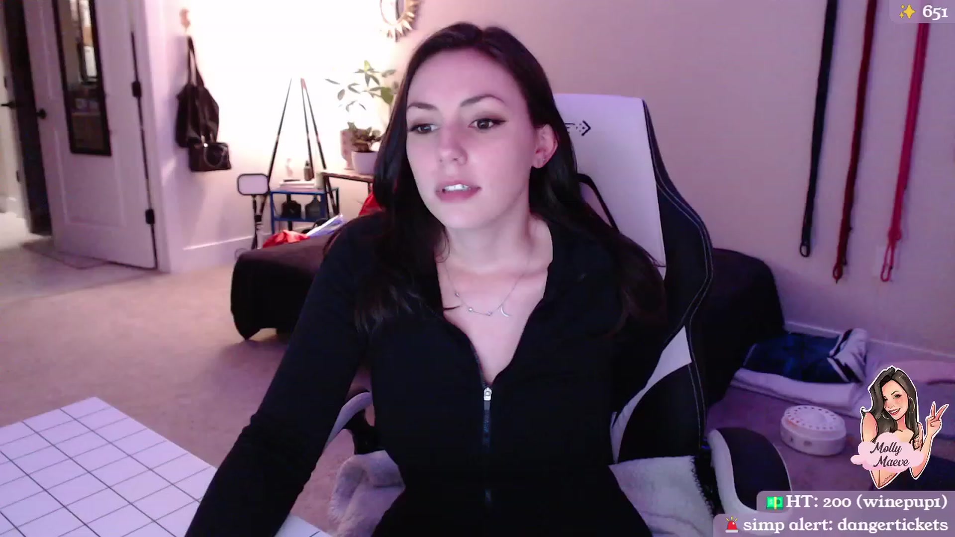 Gallery image thumbnail from MollyMaeve's myfreecams stream on, 03/12/2024, 02:02 image 17 of 20