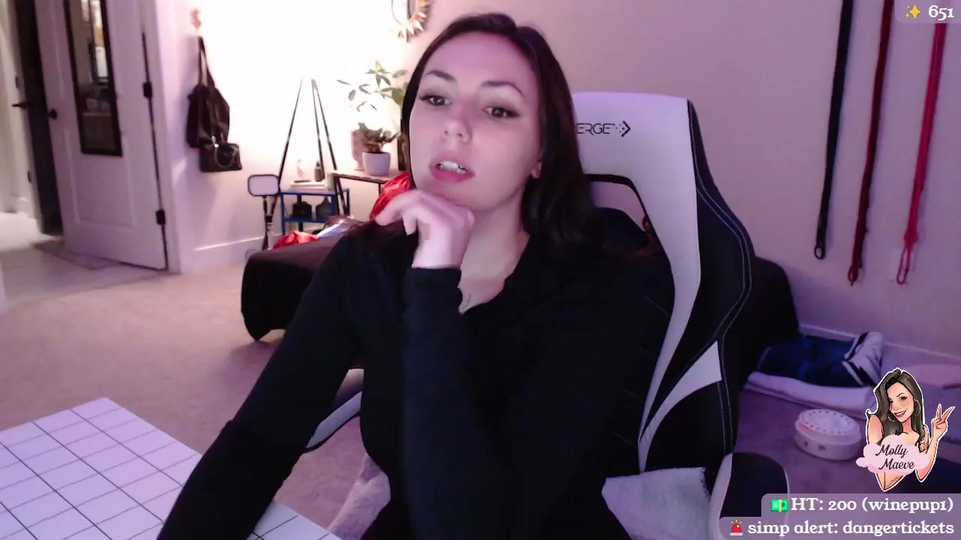 Gallery image thumbnail from MollyMaeve's myfreecams stream on, 03/12/2024, 02:02 image 16 of 20