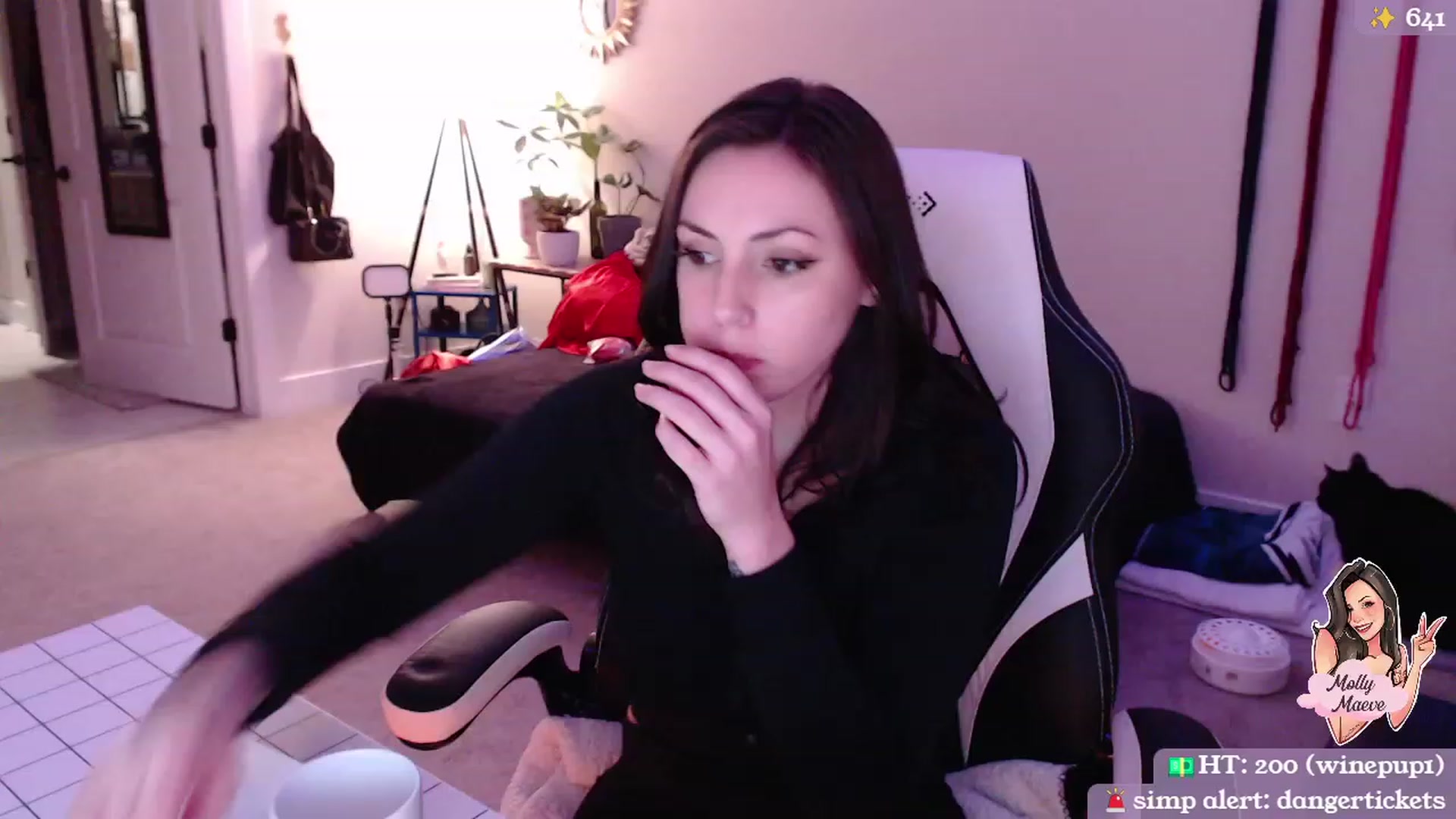 Gallery image thumbnail from MollyMaeve's myfreecams stream on, 03/12/2024, 03:05 image 19 of 20
