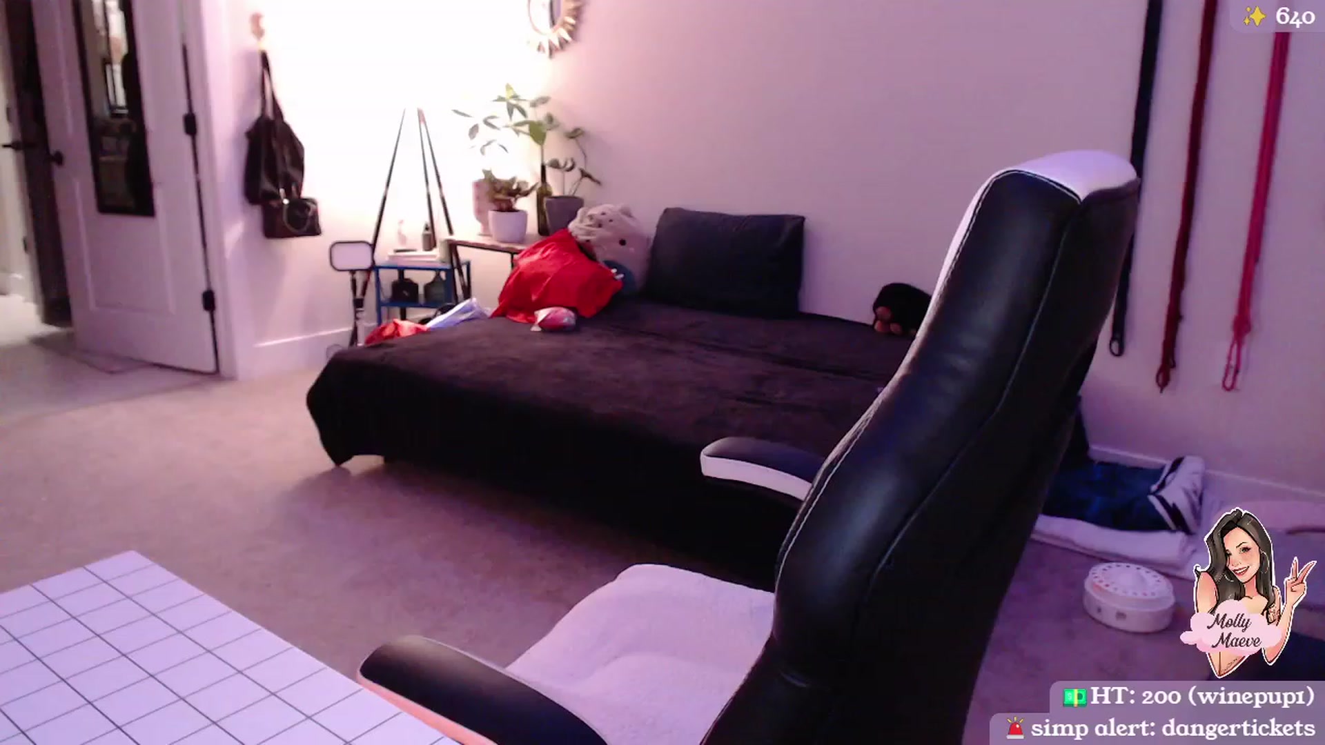 Gallery image thumbnail from MollyMaeve's myfreecams stream on, 03/12/2024, 03:05 image 13 of 20