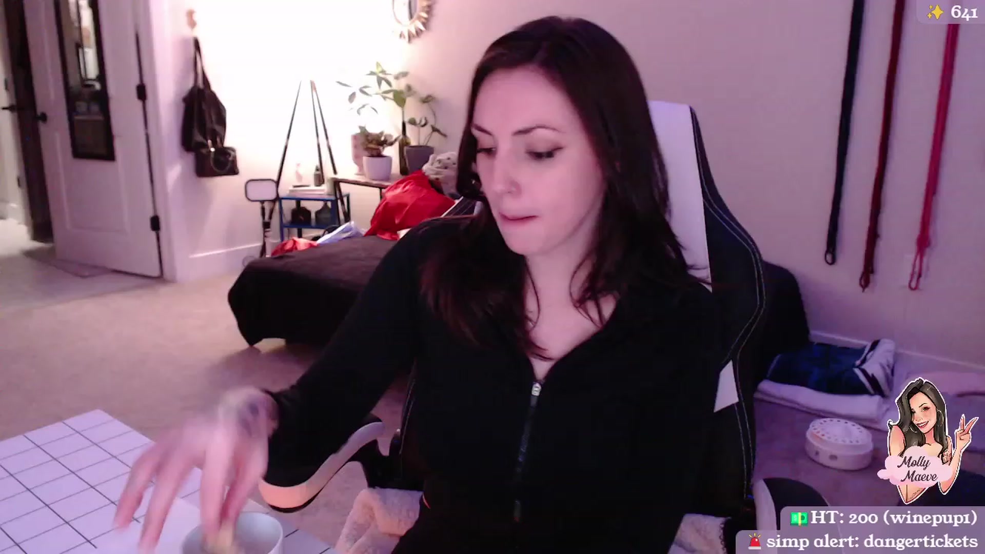 Gallery image thumbnail from MollyMaeve's myfreecams stream on, 03/12/2024, 03:05 image 17 of 20