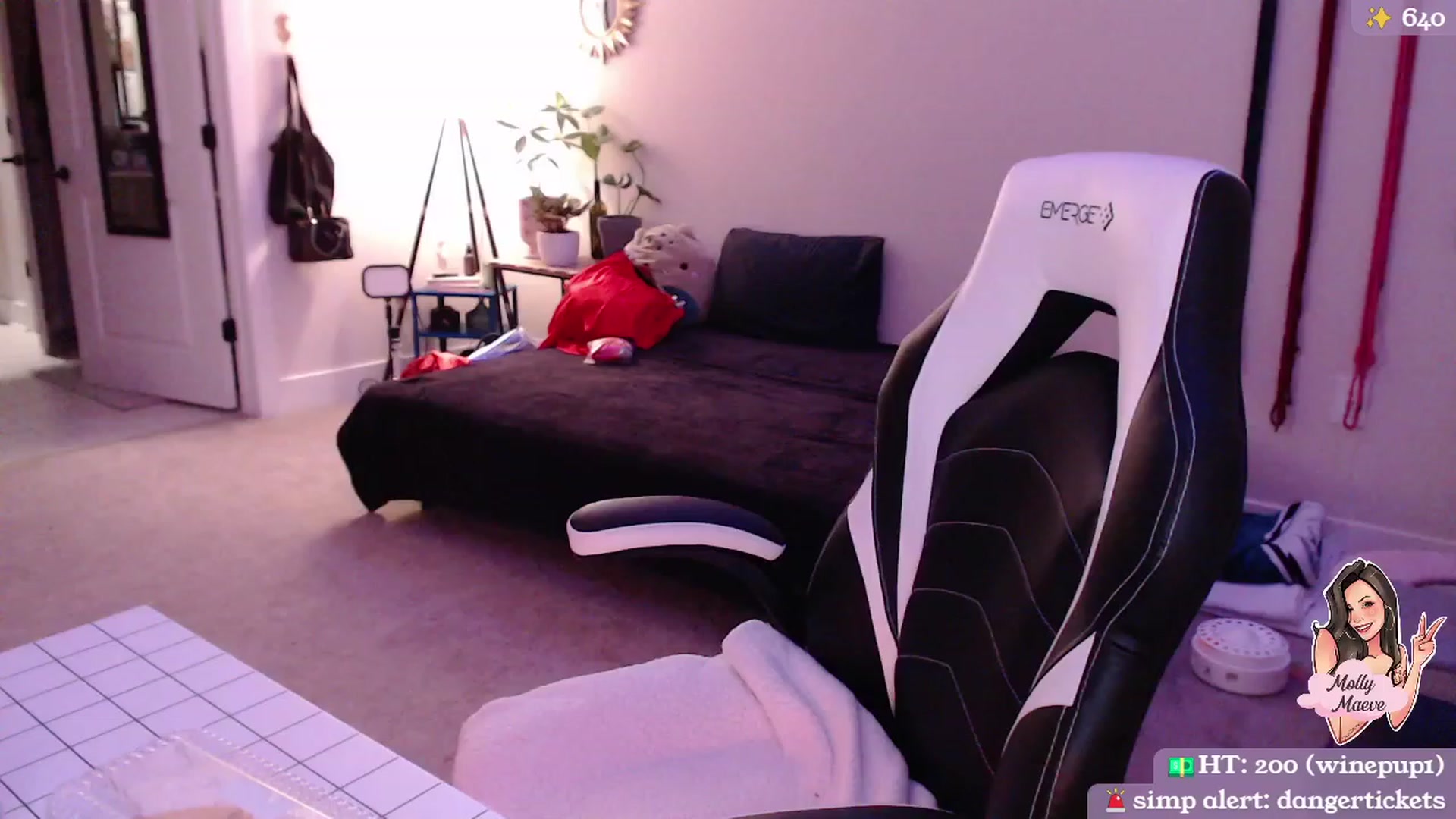 Gallery image thumbnail from MollyMaeve's myfreecams stream on, 03/12/2024, 03:05 image 15 of 20