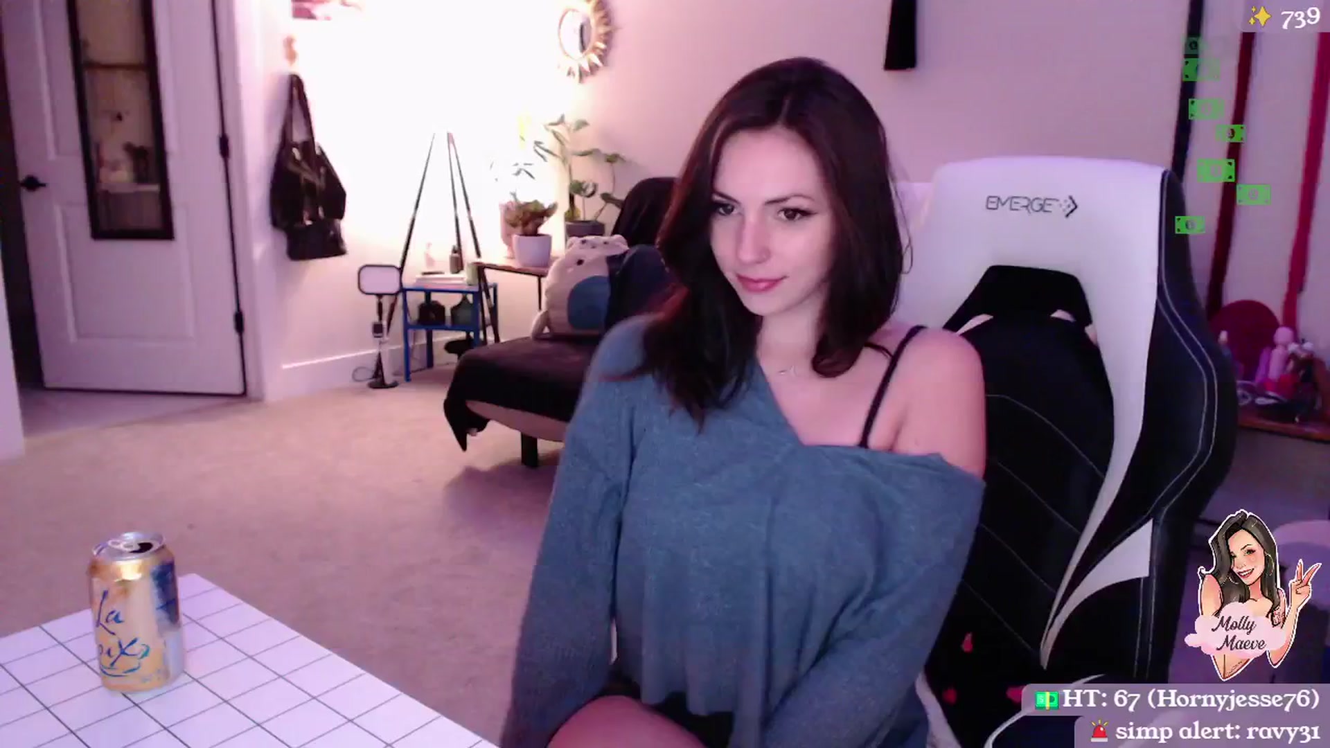 Gallery image thumbnail from MollyMaeve's myfreecams stream on, 03/19/2024, 02:01 image 10 of 20