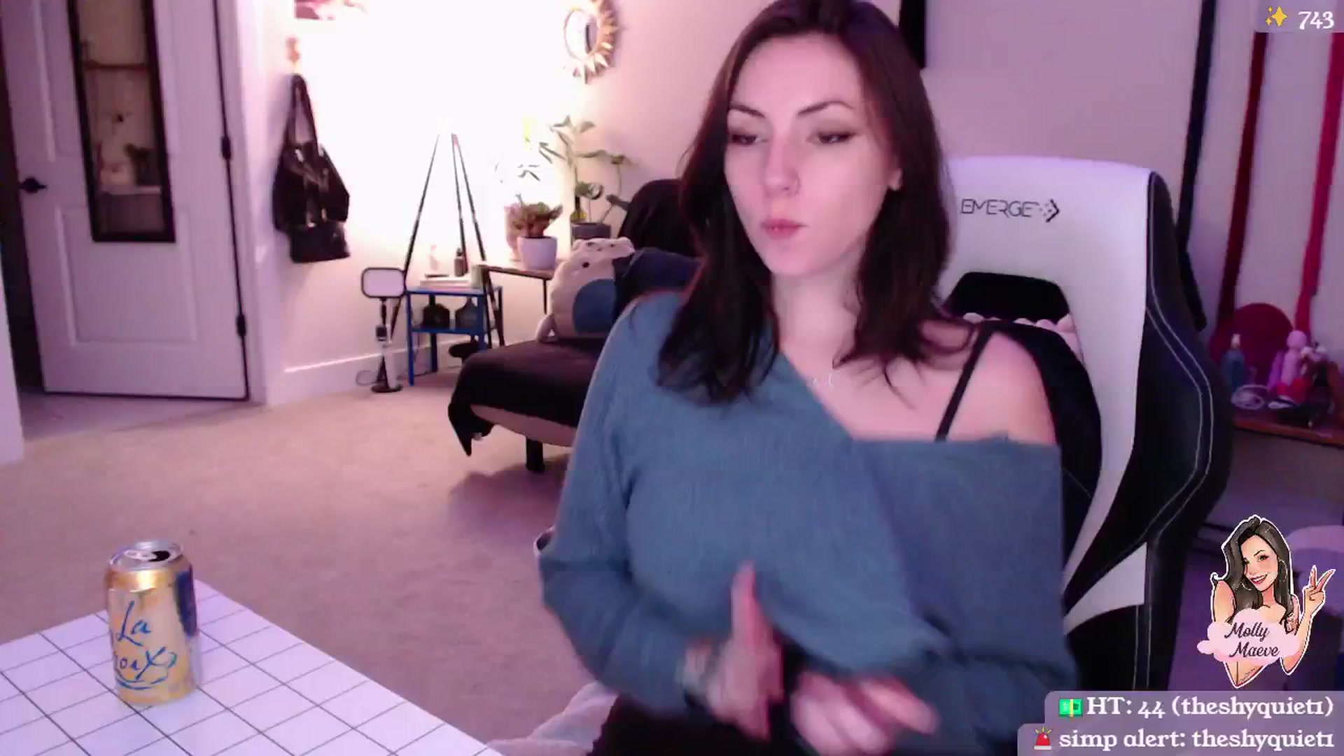 Gallery image thumbnail from MollyMaeve's myfreecams stream on, 03/19/2024, 02:01 image 6 of 20
