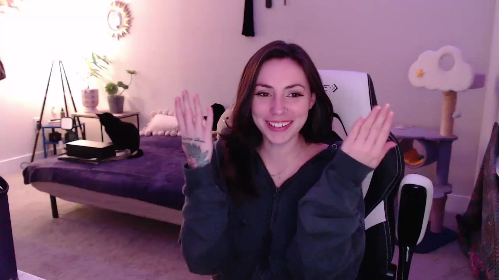 Gallery image thumbnail from MollyMaeve's myfreecams stream on, 04/09/2024, 02:26 image 11 of 20