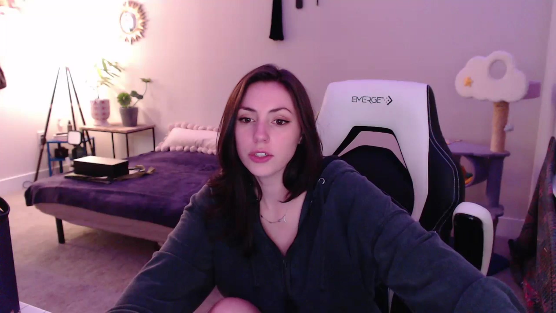 Gallery image thumbnail from MollyMaeve's myfreecams stream on, 04/09/2024, 02:26 image 2 of 20