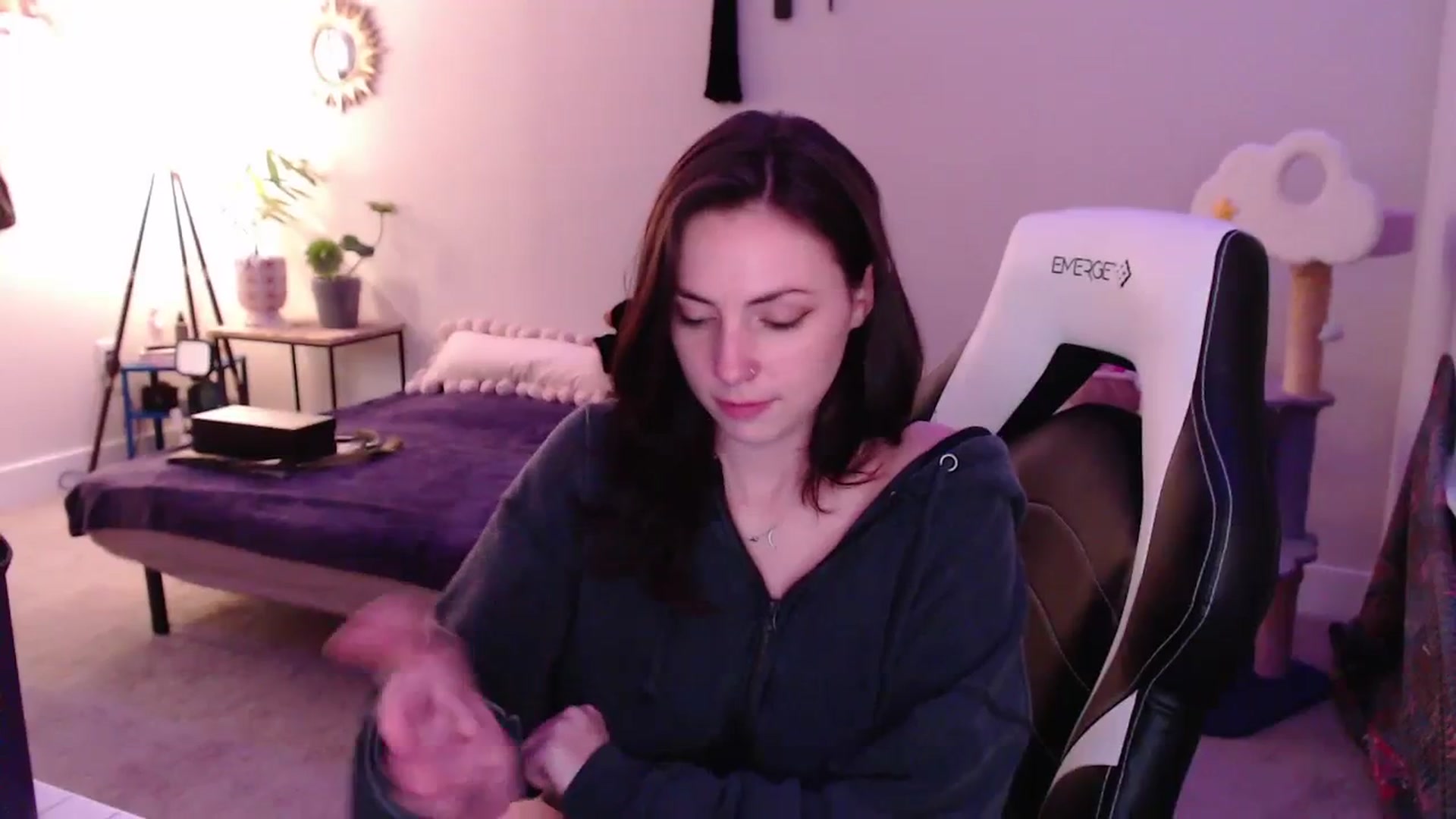 Gallery image thumbnail from MollyMaeve's myfreecams stream on, 04/09/2024, 02:26 image 17 of 20