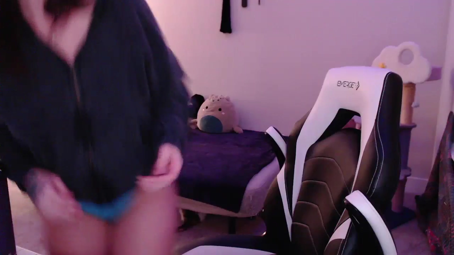 Gallery image thumbnail from MollyMaeve's myfreecams stream on, 04/09/2024, 02:26 image 14 of 20