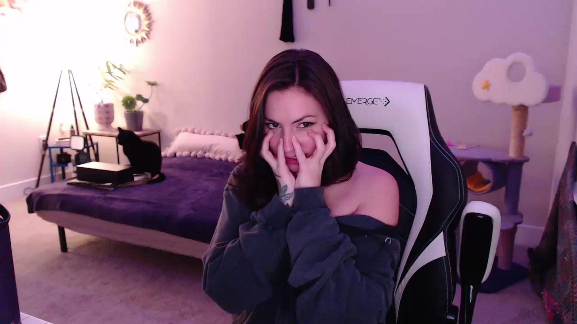 Gallery image thumbnail from MollyMaeve's myfreecams stream on, 04/09/2024, 02:26 image 10 of 20