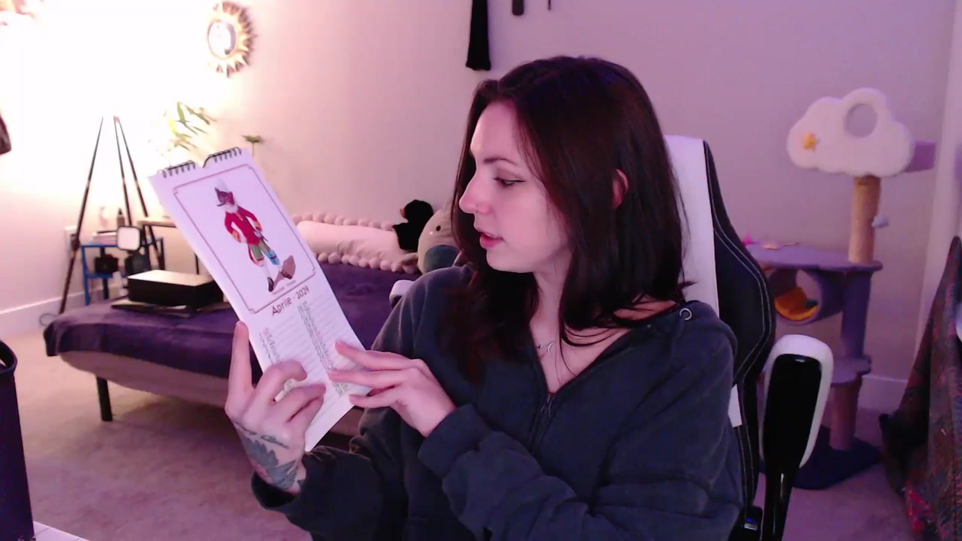 Gallery image thumbnail from MollyMaeve's myfreecams stream on, 04/09/2024, 02:26 image 13 of 20