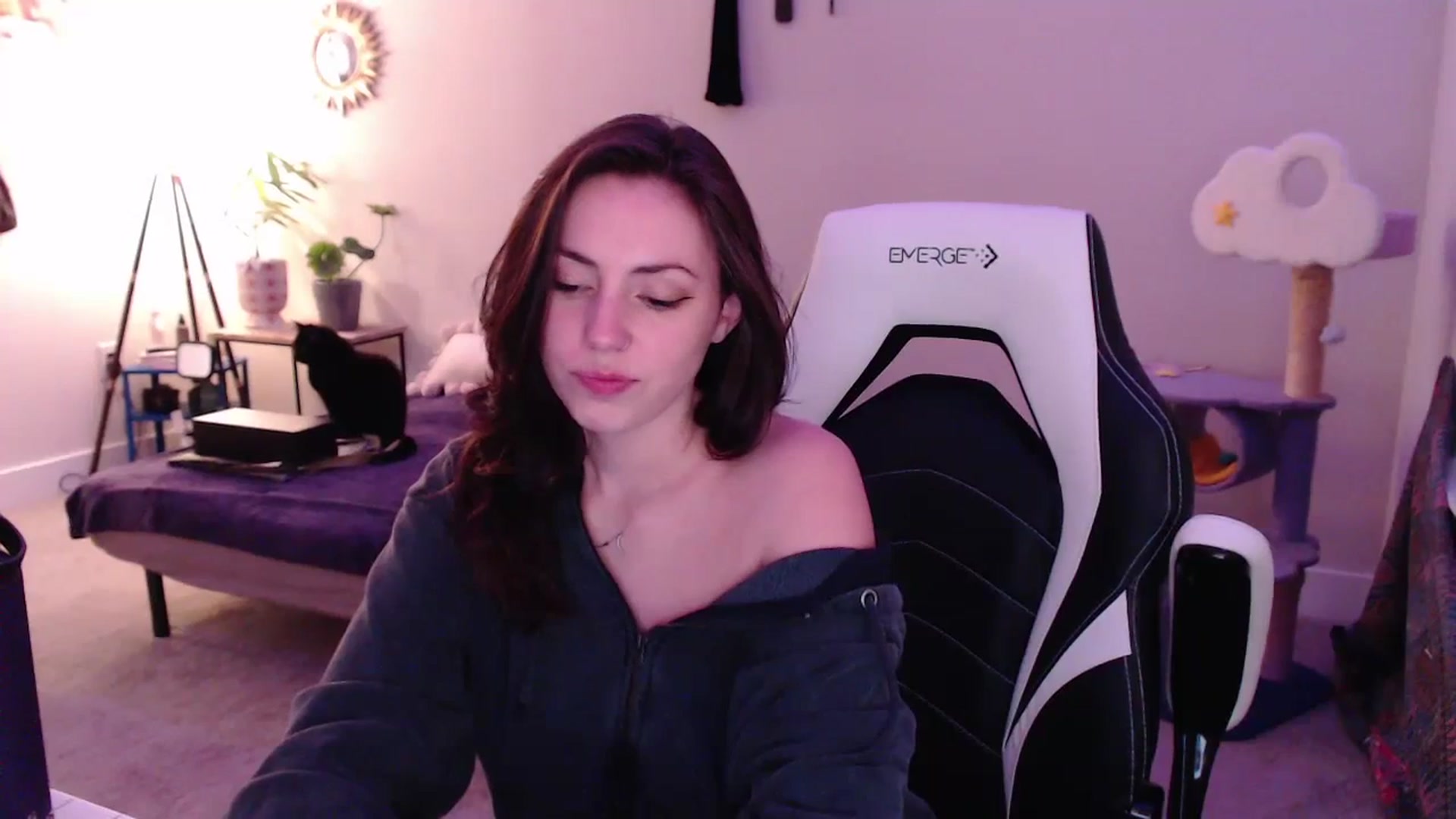 Gallery image thumbnail from MollyMaeve's myfreecams stream on, 04/09/2024, 02:26 image 8 of 20