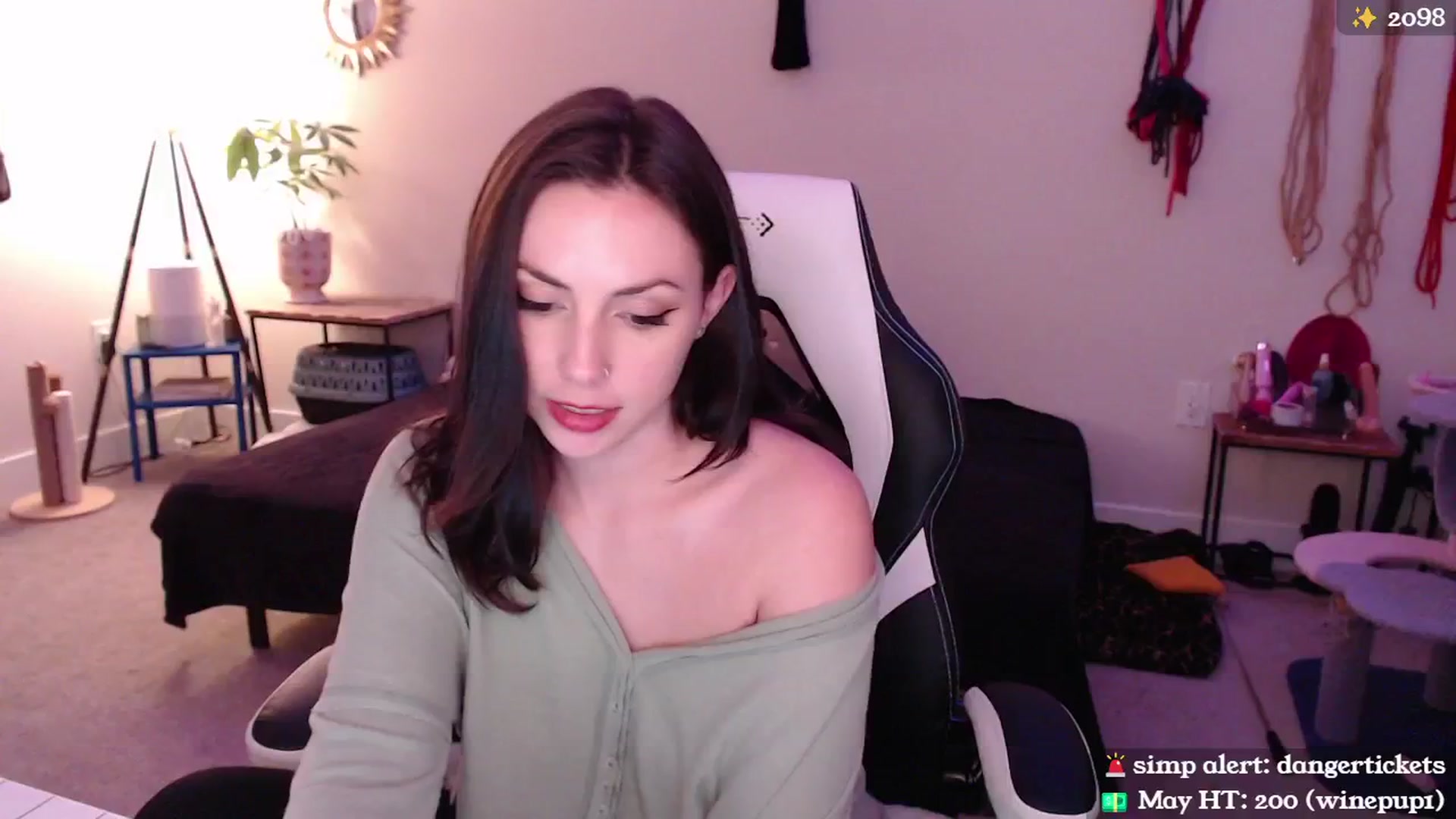 Gallery image thumbnail from MollyMaeve's myfreecams stream on, 05/04/2024, 02:38 image 13 of 20