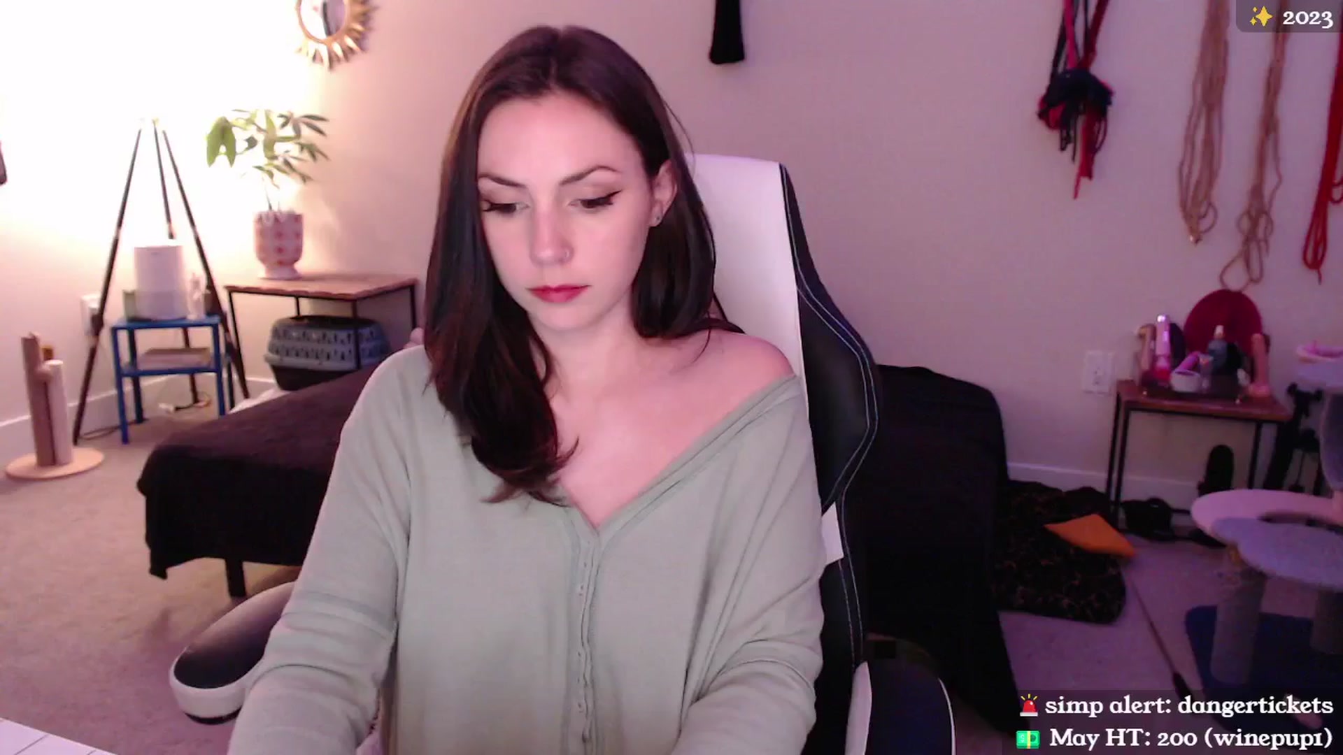 Gallery image thumbnail from MollyMaeve's myfreecams stream on, 05/04/2024, 02:38 image 18 of 20