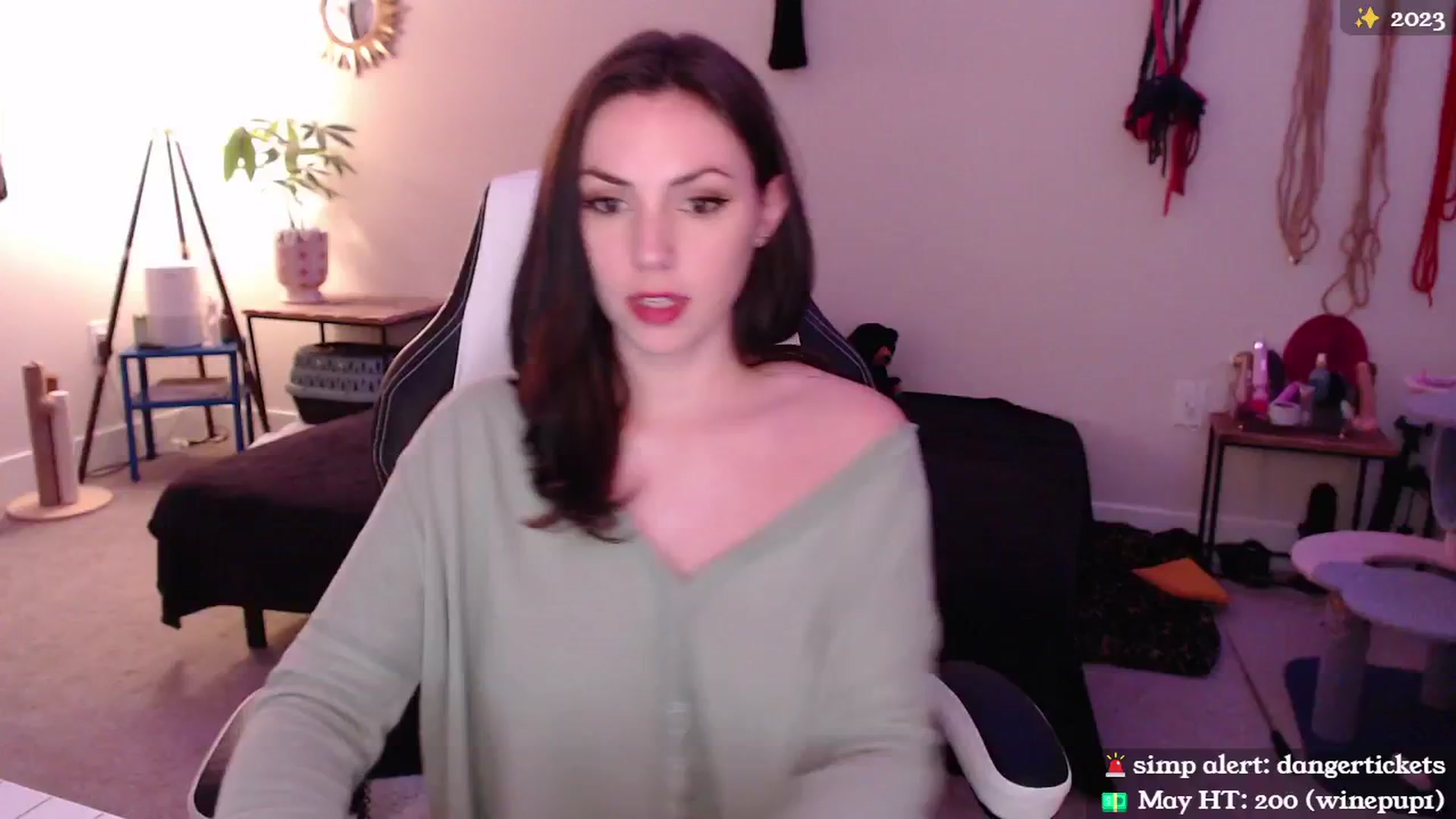 Gallery image thumbnail from MollyMaeve's myfreecams stream on, 05/04/2024, 02:38 image 17 of 20